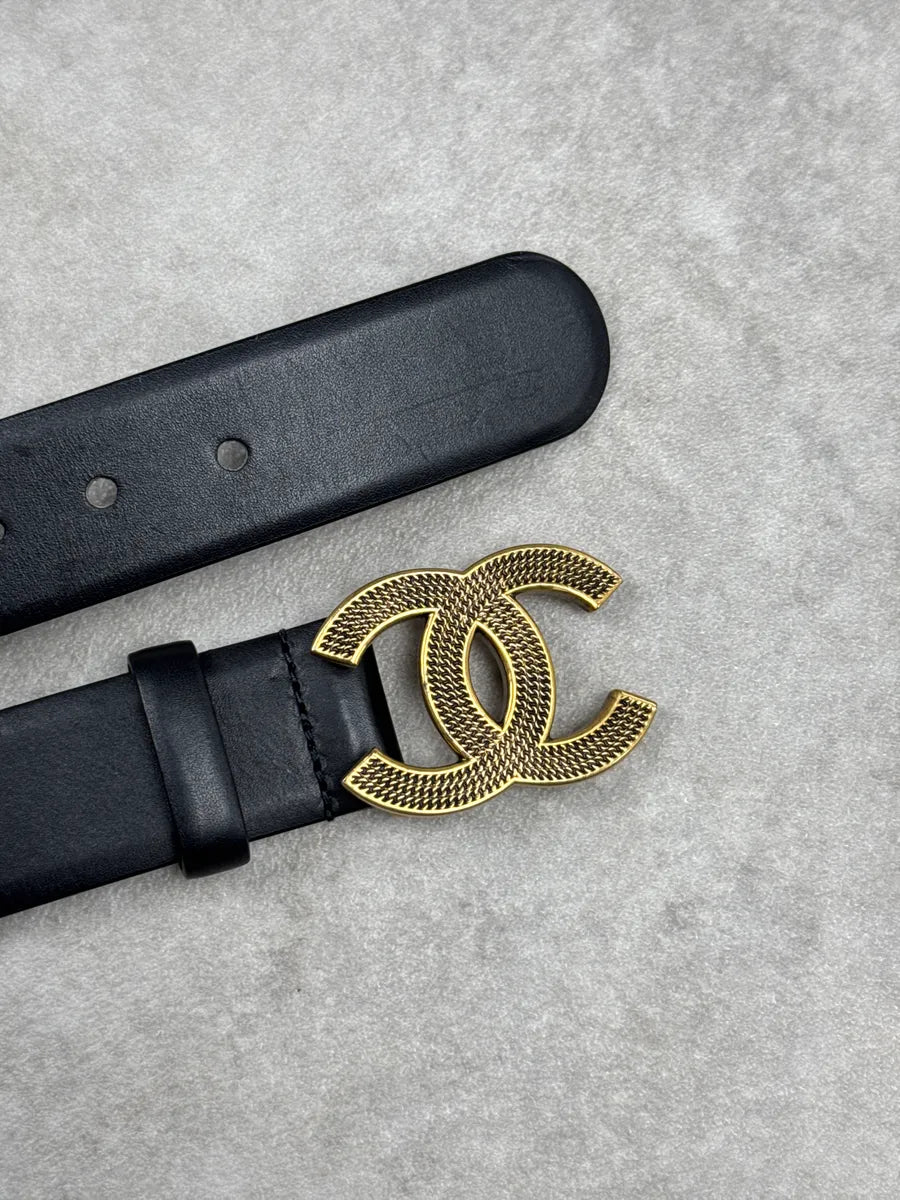 Chanel Black Leather CC Textured Buckle Belt AryTEaPO 3