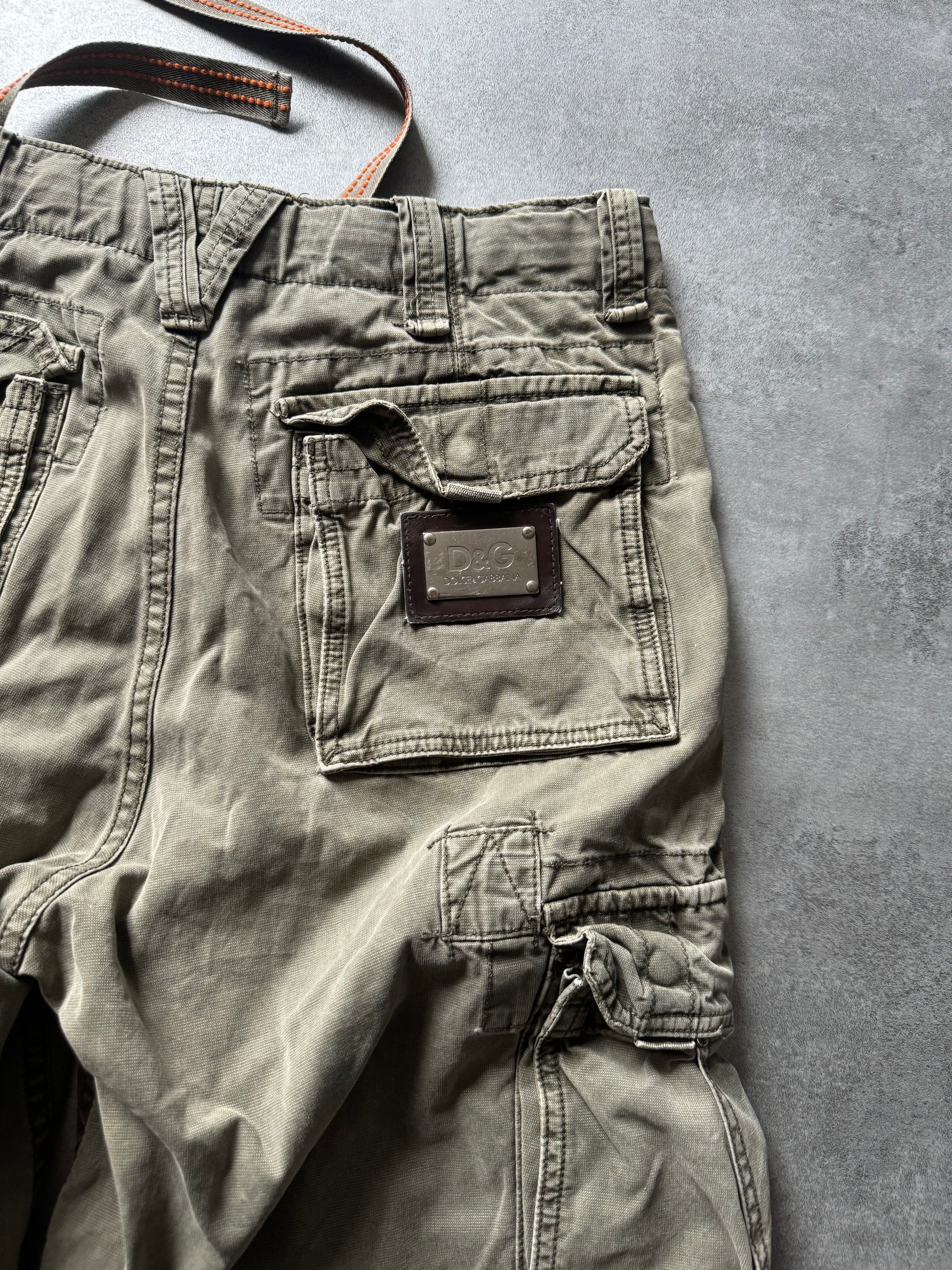 FW2006 Dolce & Gabbana Multi Pockets Cargo Olive Shorts (M) - 4