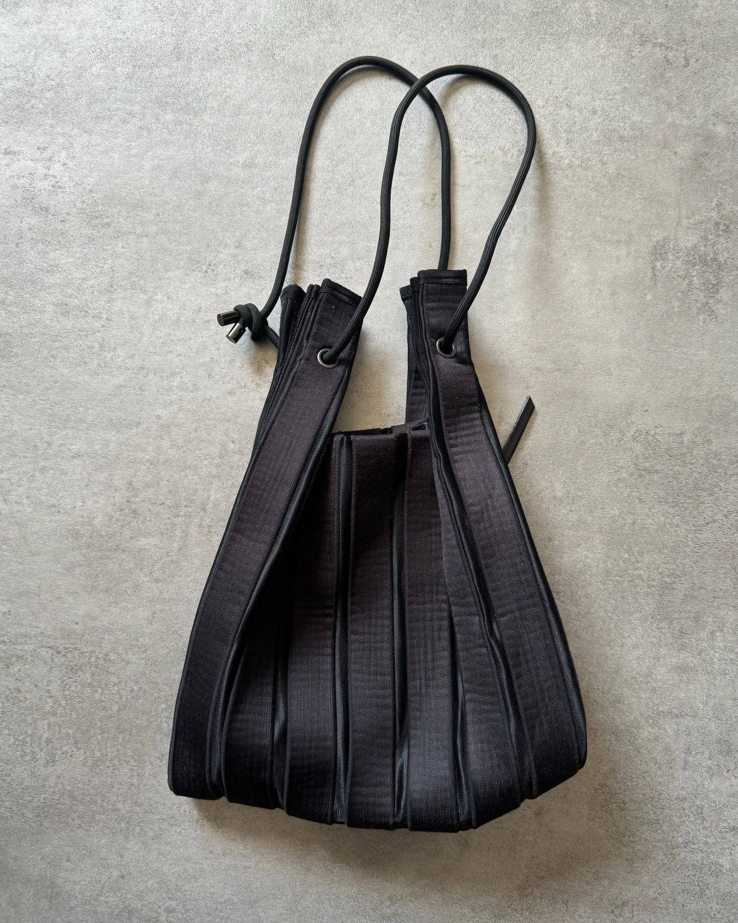 AW2022 Issey Miyake Black Pleats Tote Bag (OS) - 7