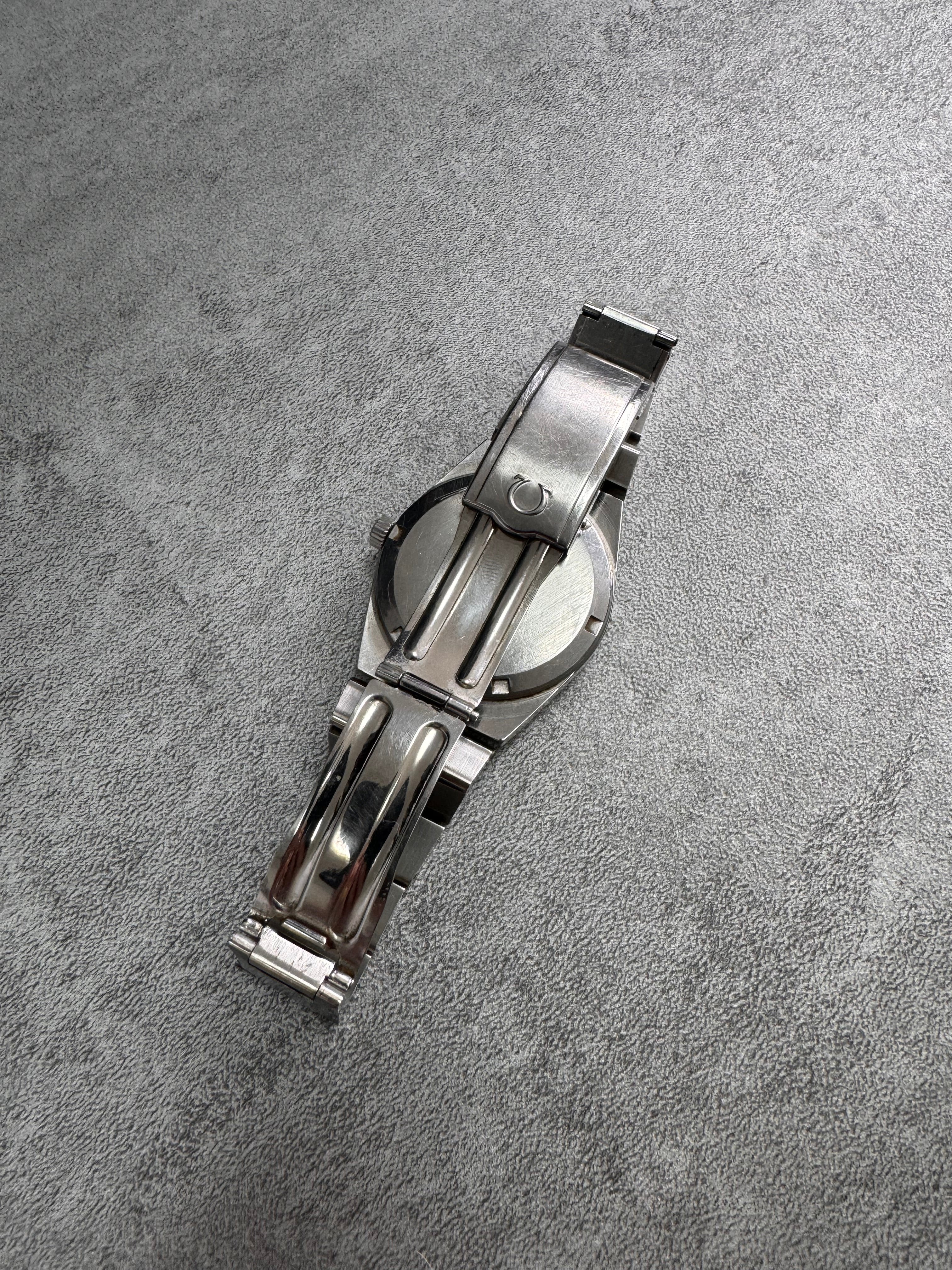 1972 Omega Genève Manual Date Grey Dial 136.0500 Watch (OS)