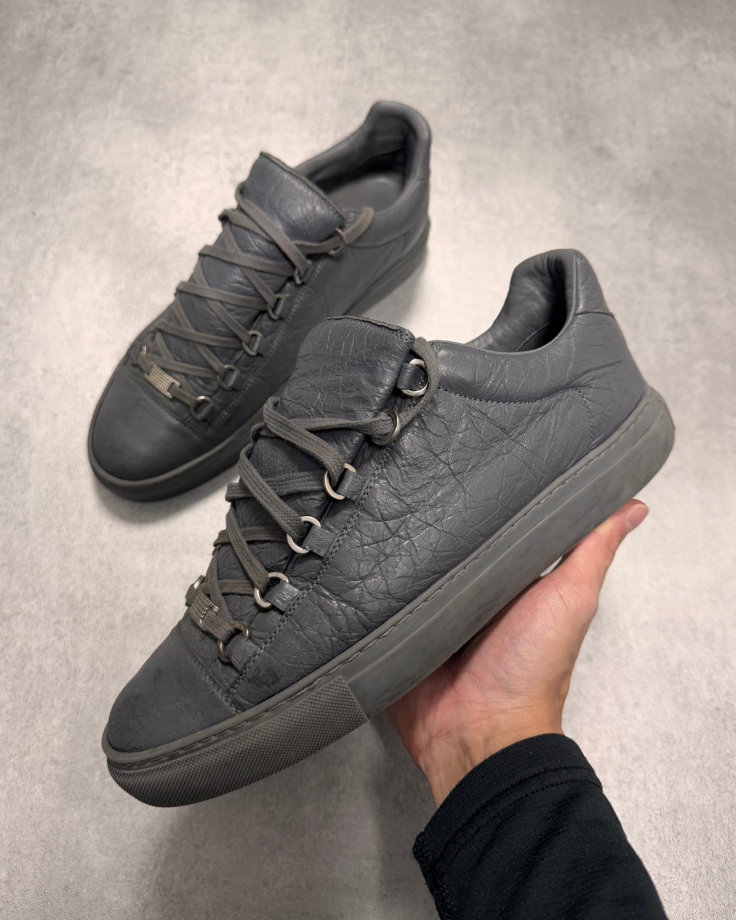 Balenciaga Arena Low Grey Cracked Leather Sneakers (42eu/us8,5)