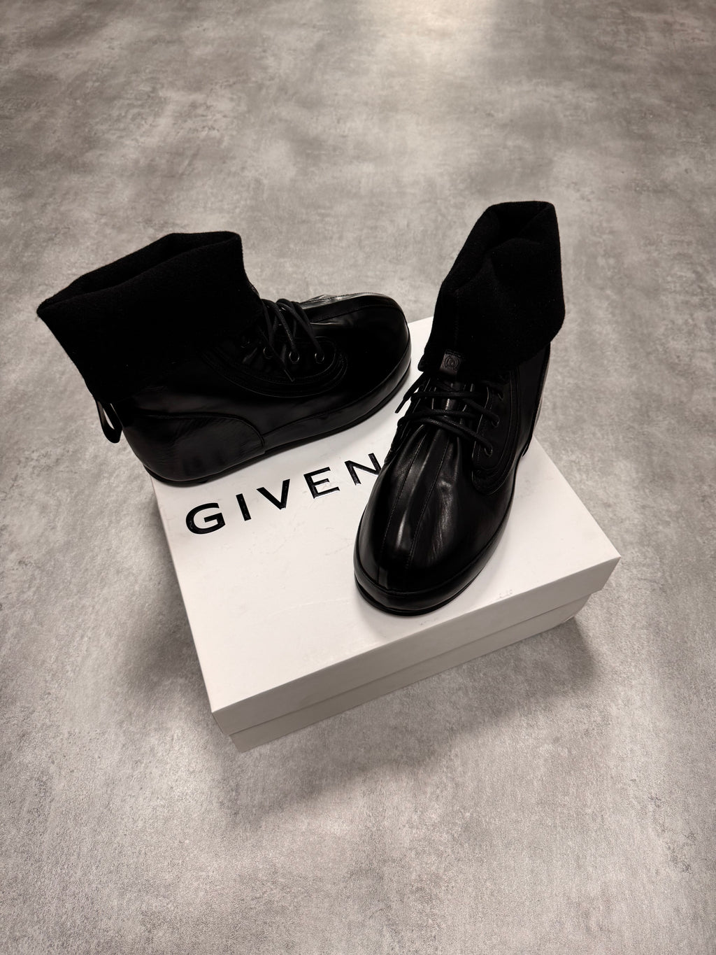 Givenchy (B).STROY Bunny Black Calf Leather Ankle Boots