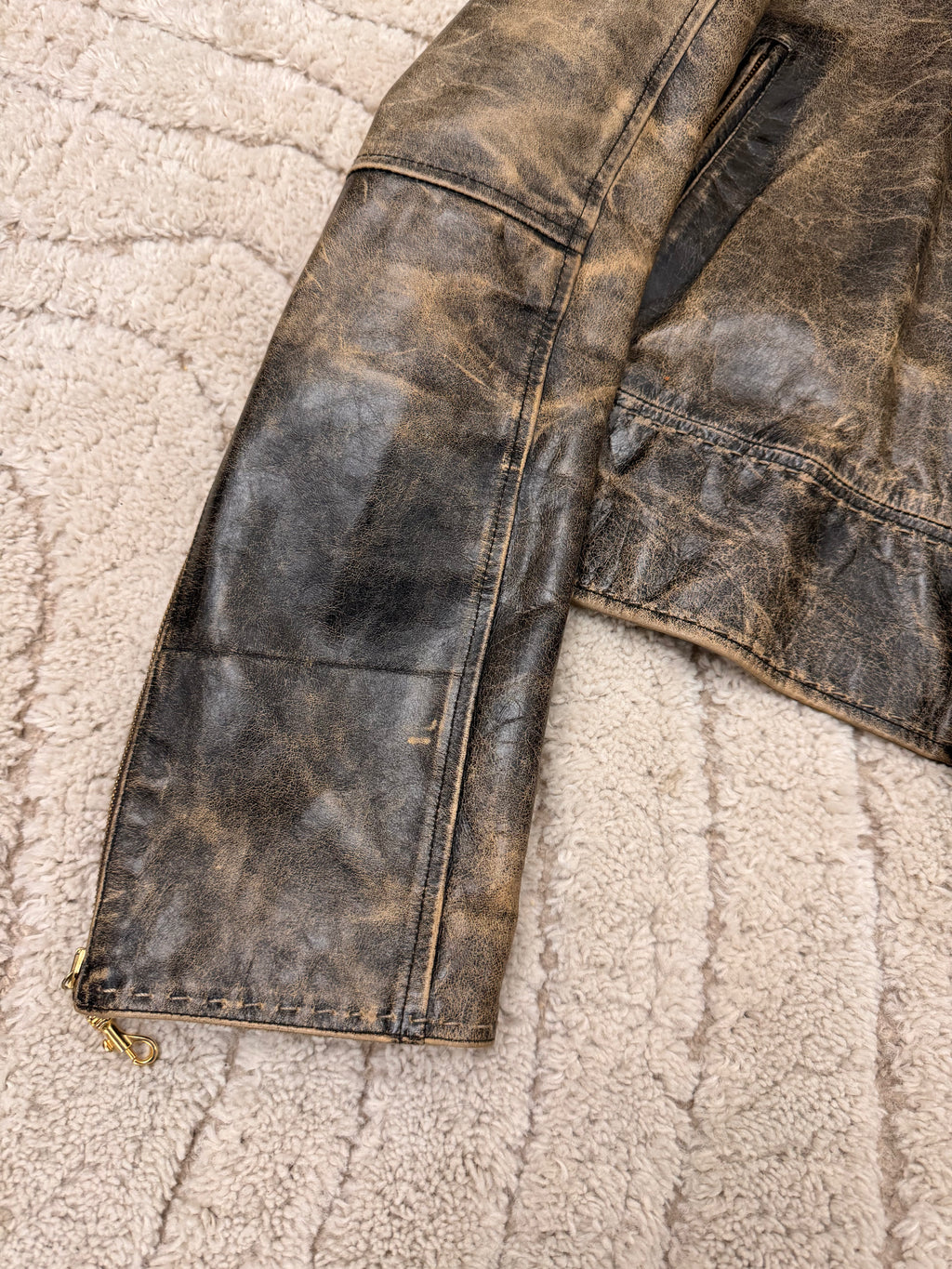 SS2000 Roberto Cavalli 手工短款仿旧皮夹克（S/M）