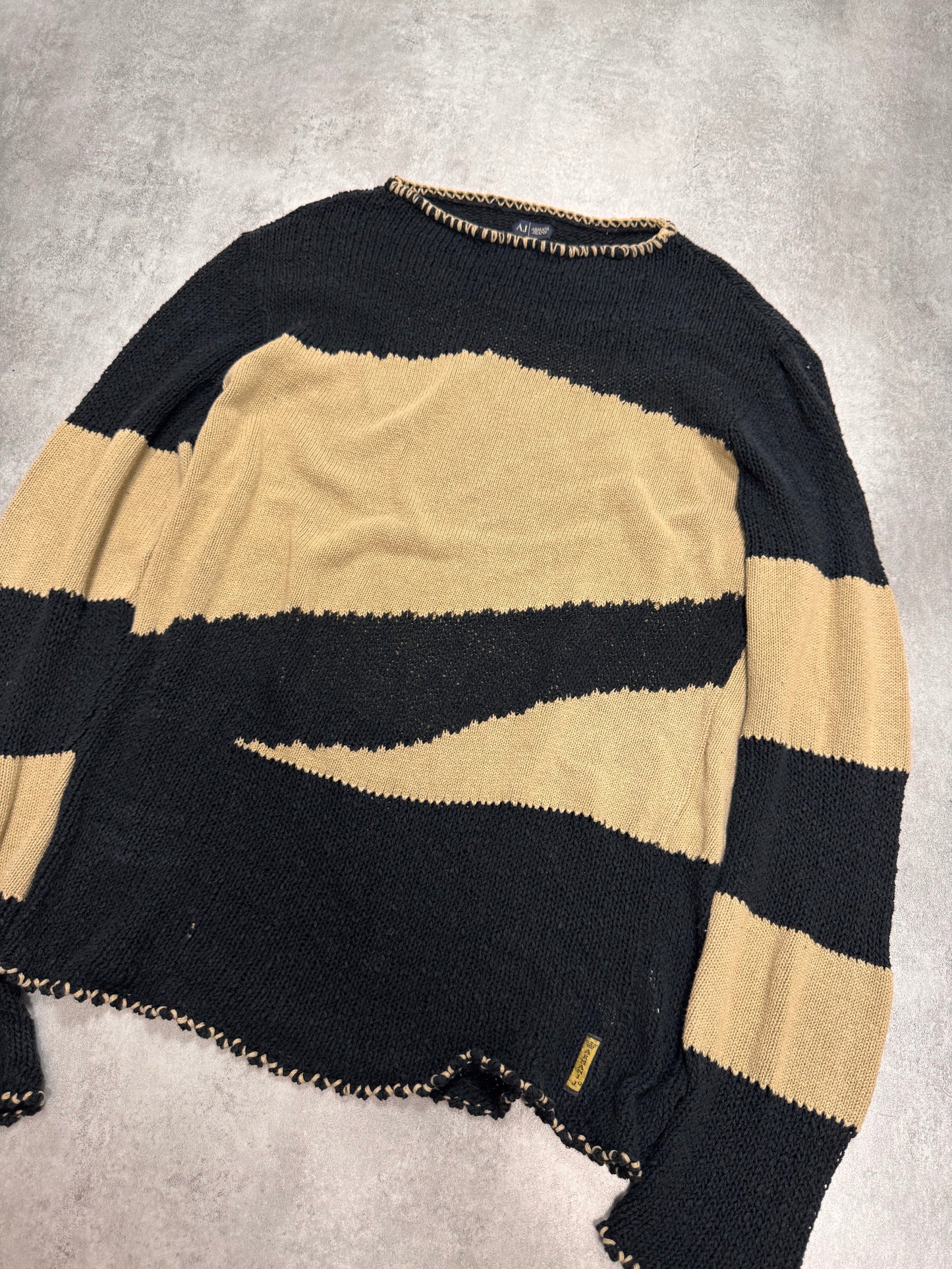 2000s Armani Beige & Navy Knitted Sweater (L)