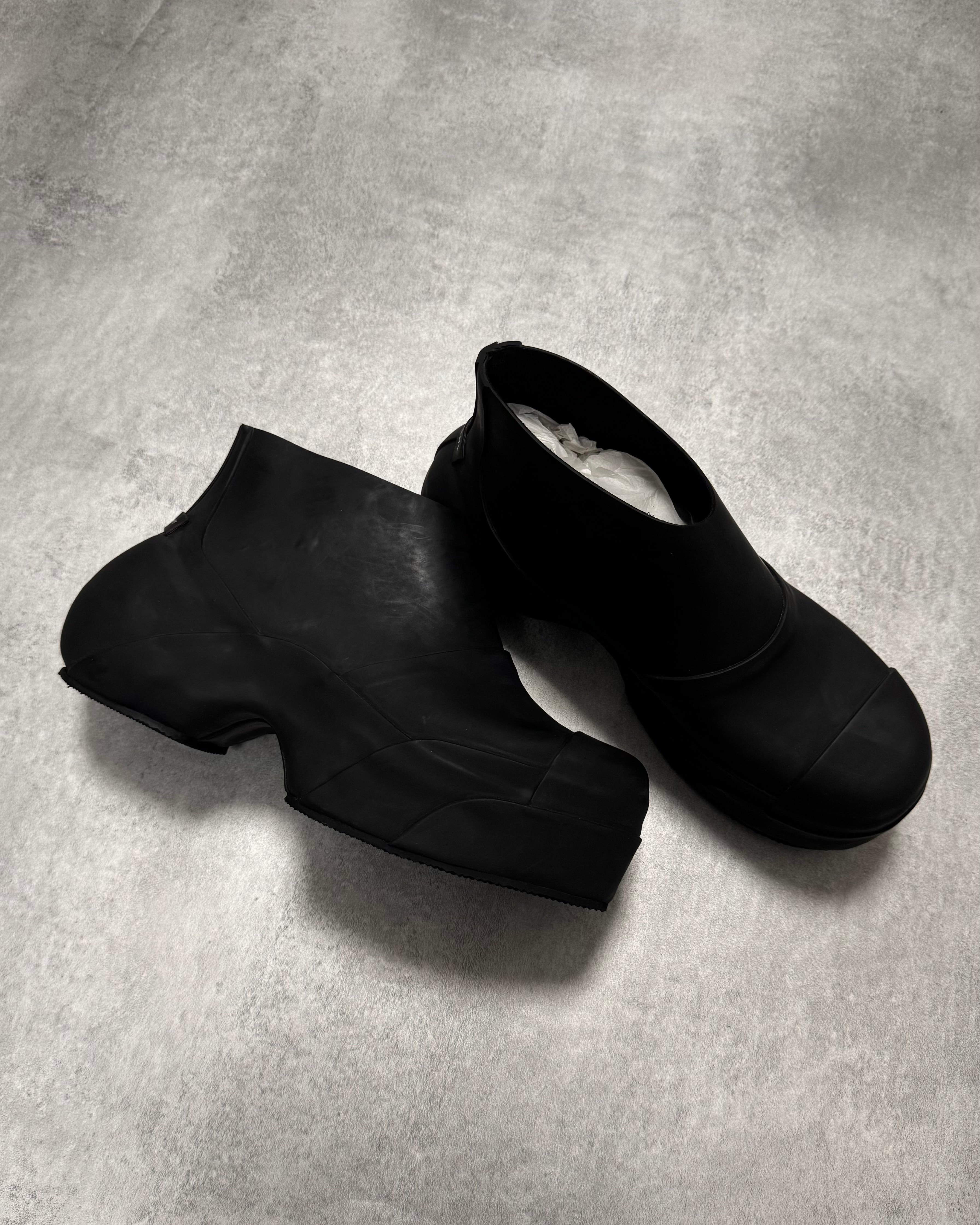 SS2023 Givenchy Show Rubber Rain Low Boots