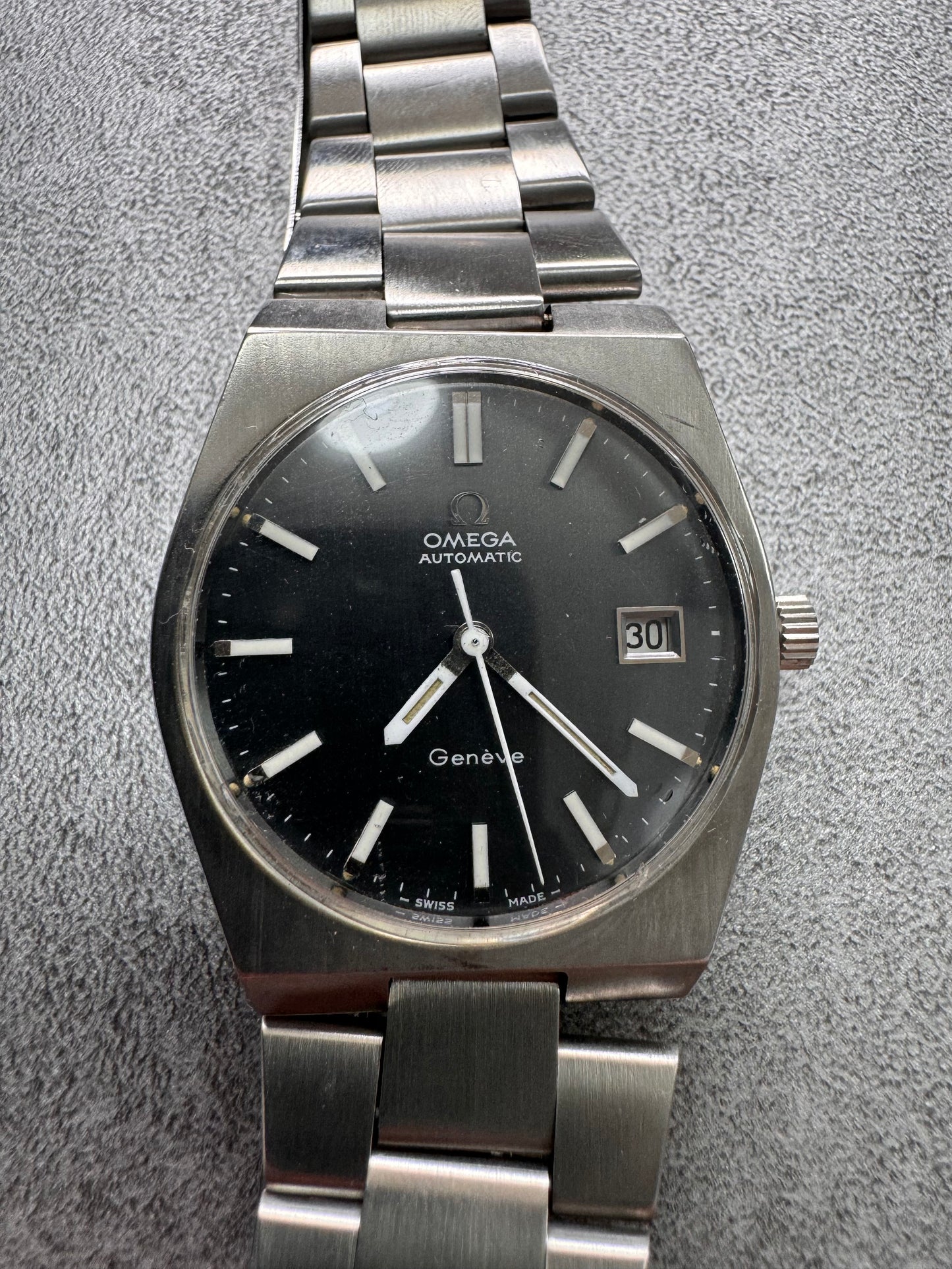 1972 Omega Genève Automatic Date Dark Grey Dial 166.099 Watch (OS)