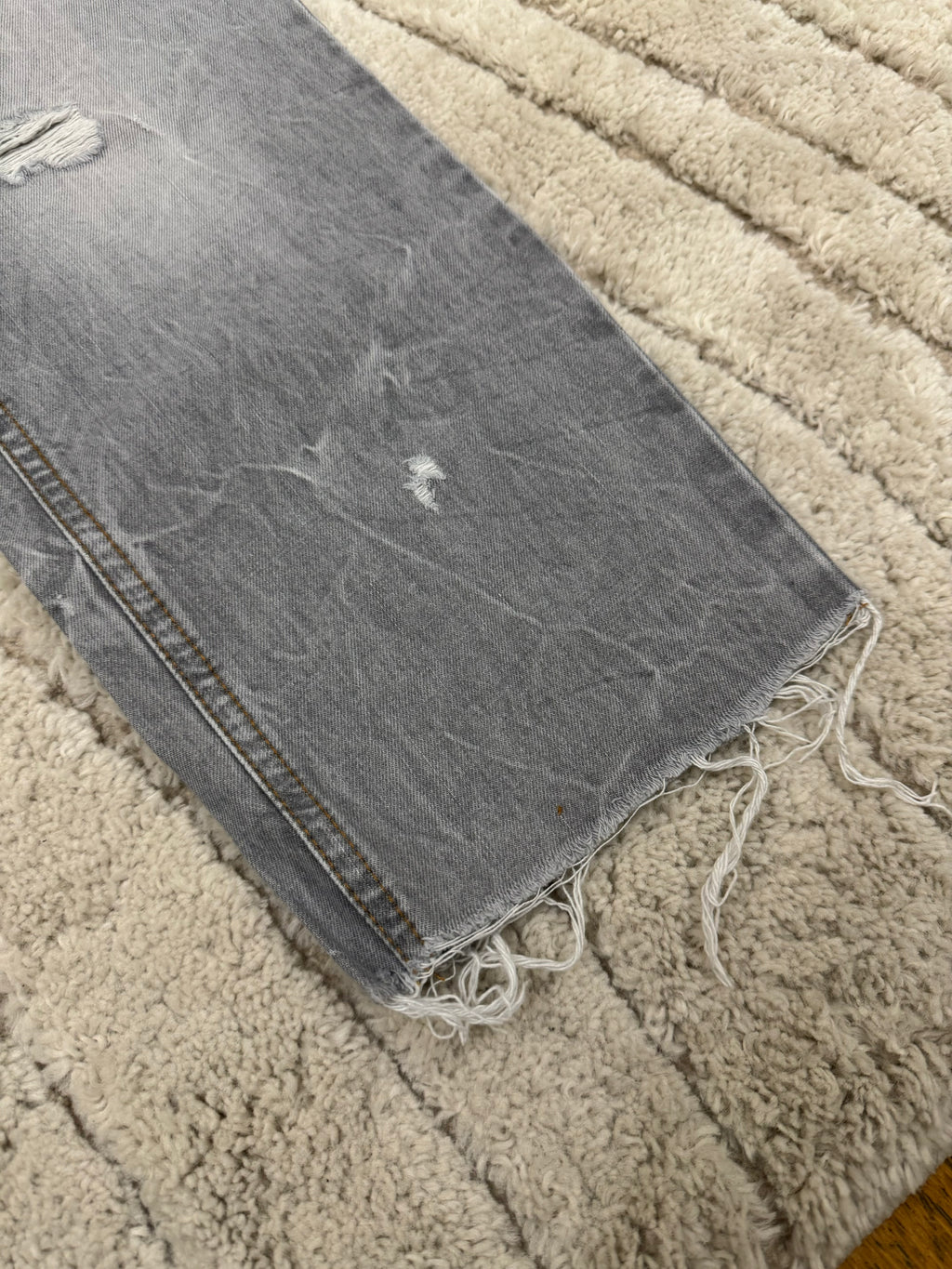 ドルチェ＆ガッバーナ ディストレスト グレー デニム ジーンズ (M/L)