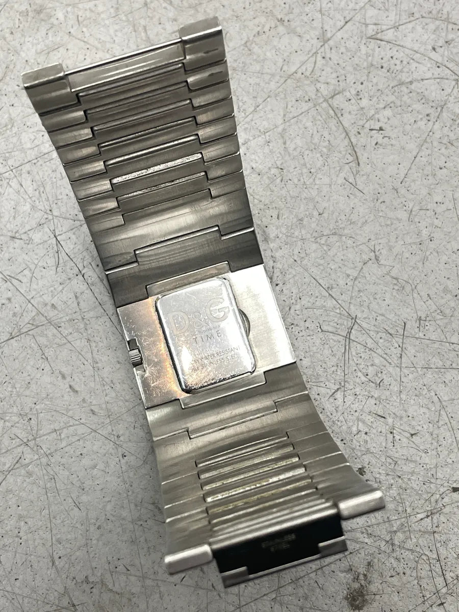 2000s Dolce & Gabbana Silver Stainless Steel Pavé Crystal Geometric Bracelet Watch CJgAhscN 8