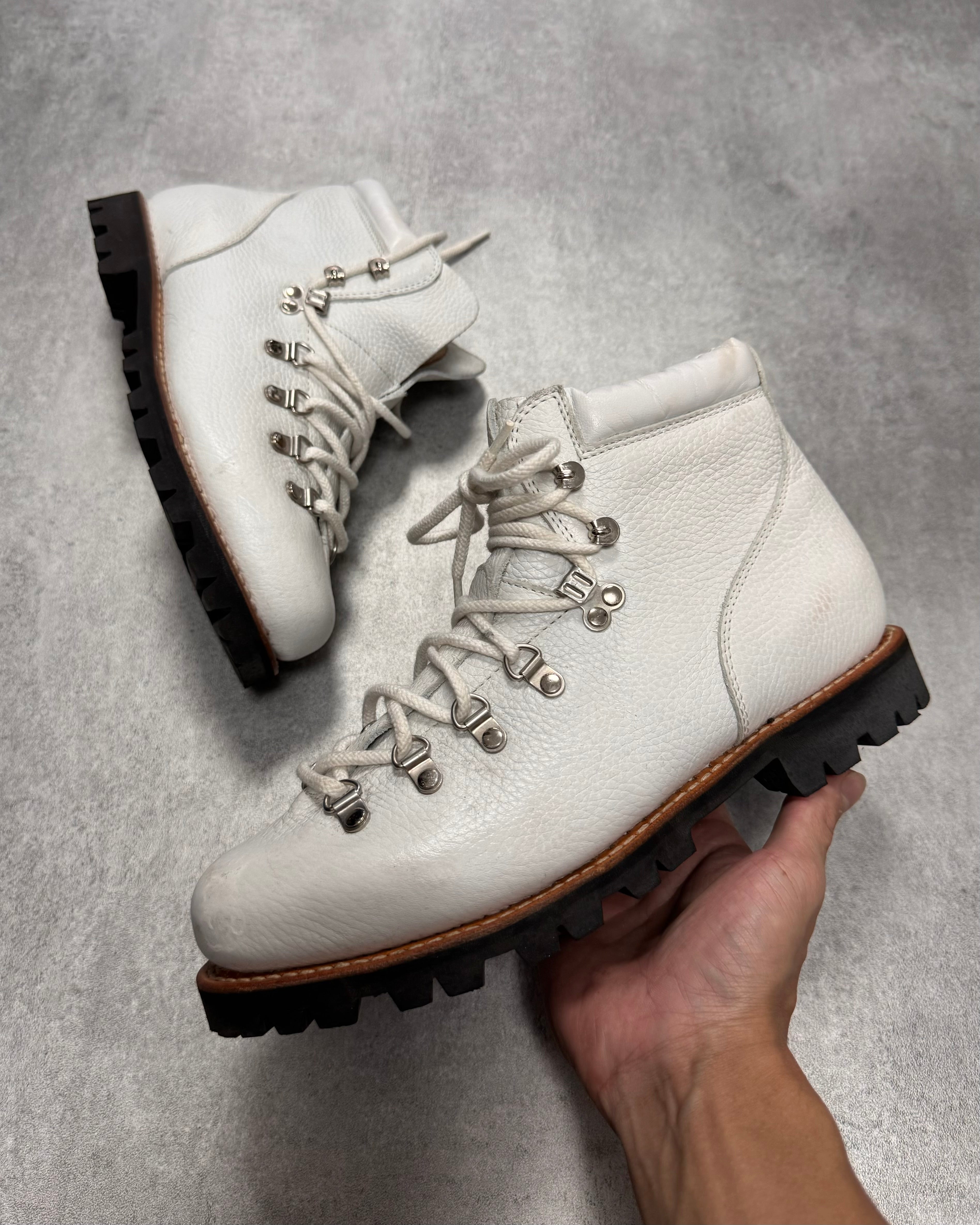 Paraboot Avoriaz Hiking White Grained Leather Boots