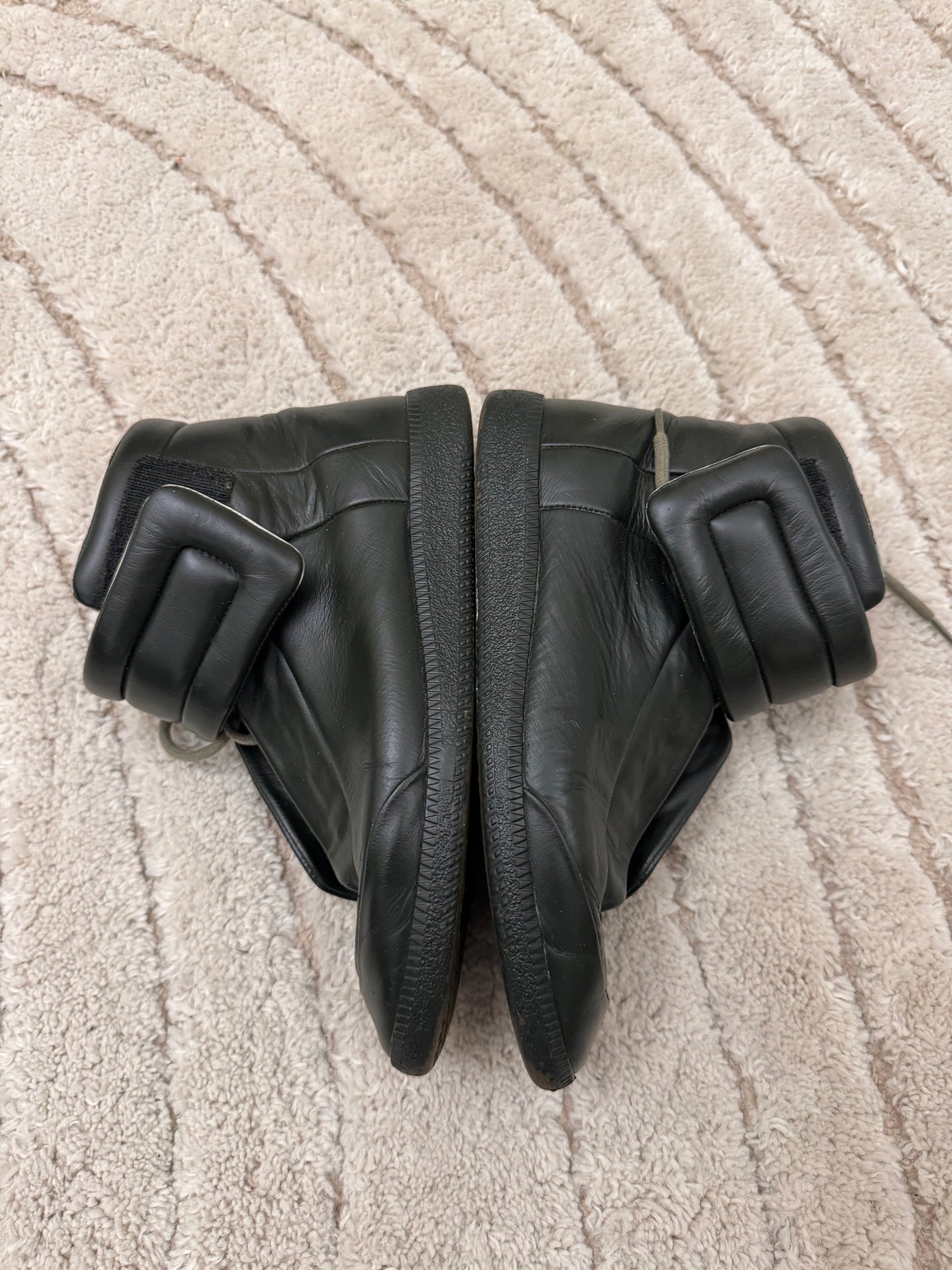 Maison Margiela 22 Future Leather High Sneakers (40eu/7us)