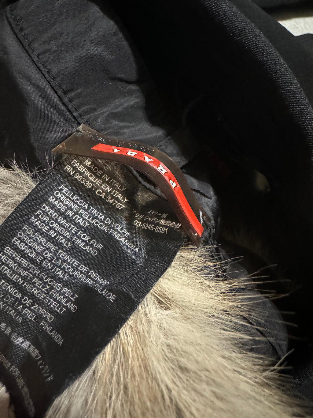 2000s Prada Cozy Elegant Fur Collar Jacket   (XS) - 5