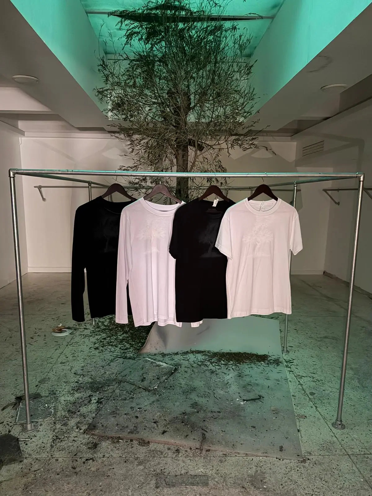 DolceVitaHub_Arbre_En_Feu_Merch_4