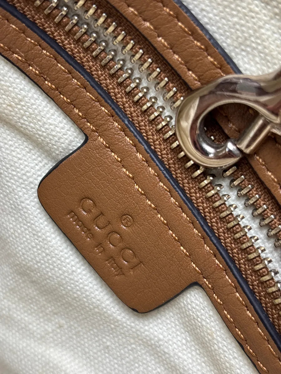 2000s Gucci Beige Brown Canvas GG Monogram Tassel Totebag DtulNKcJ 15
