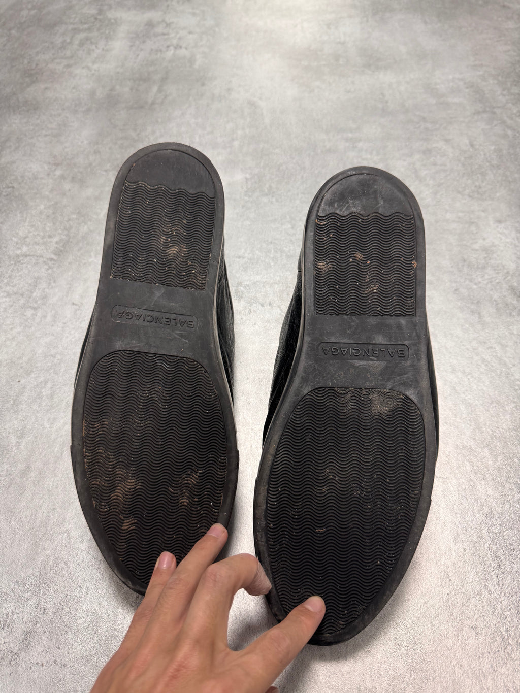 Balenciaga Arena Low Black Cracked Leather Sneakers
