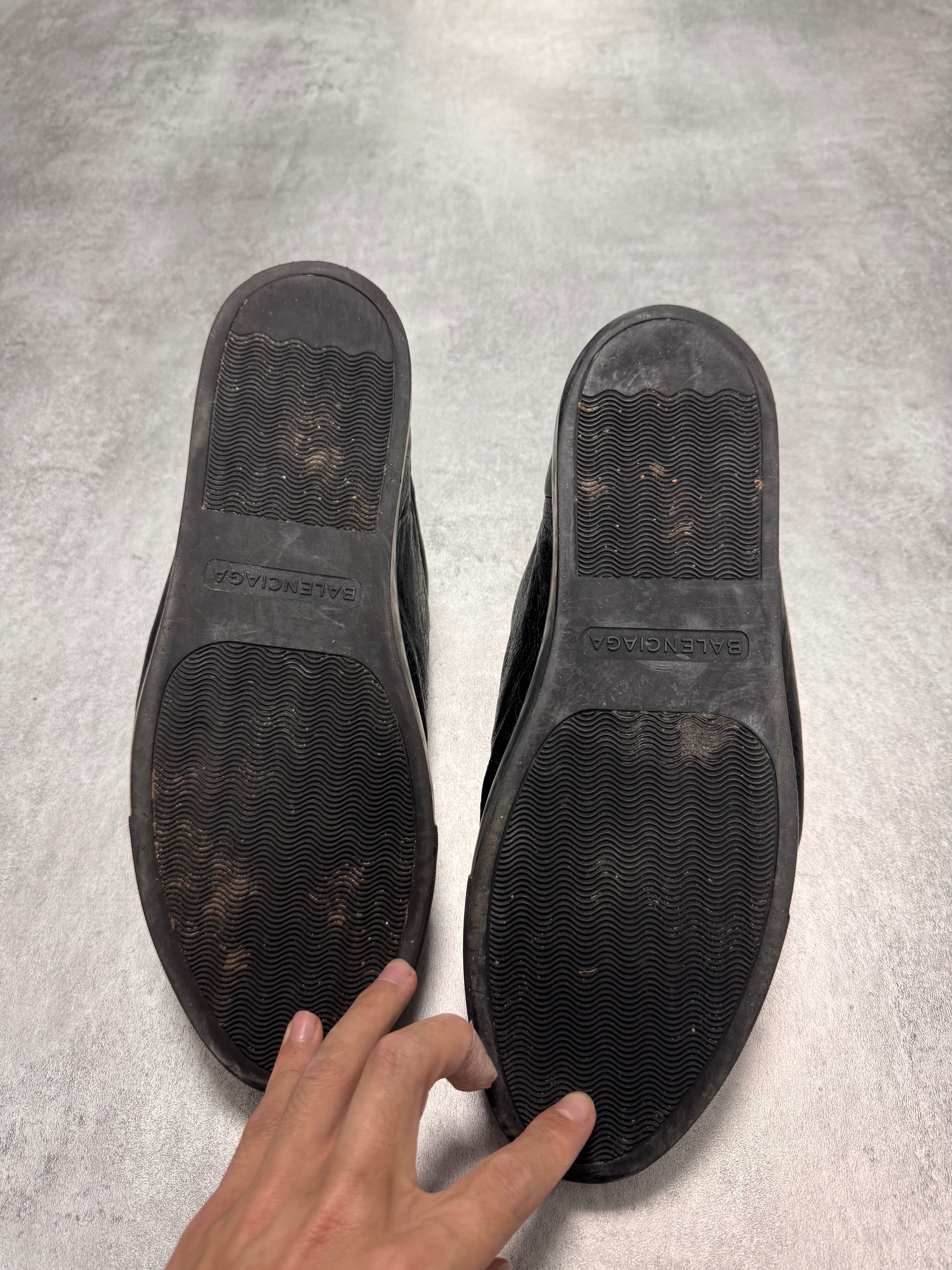 Balenciaga Arena Low Black Cracked Leather Sneakers