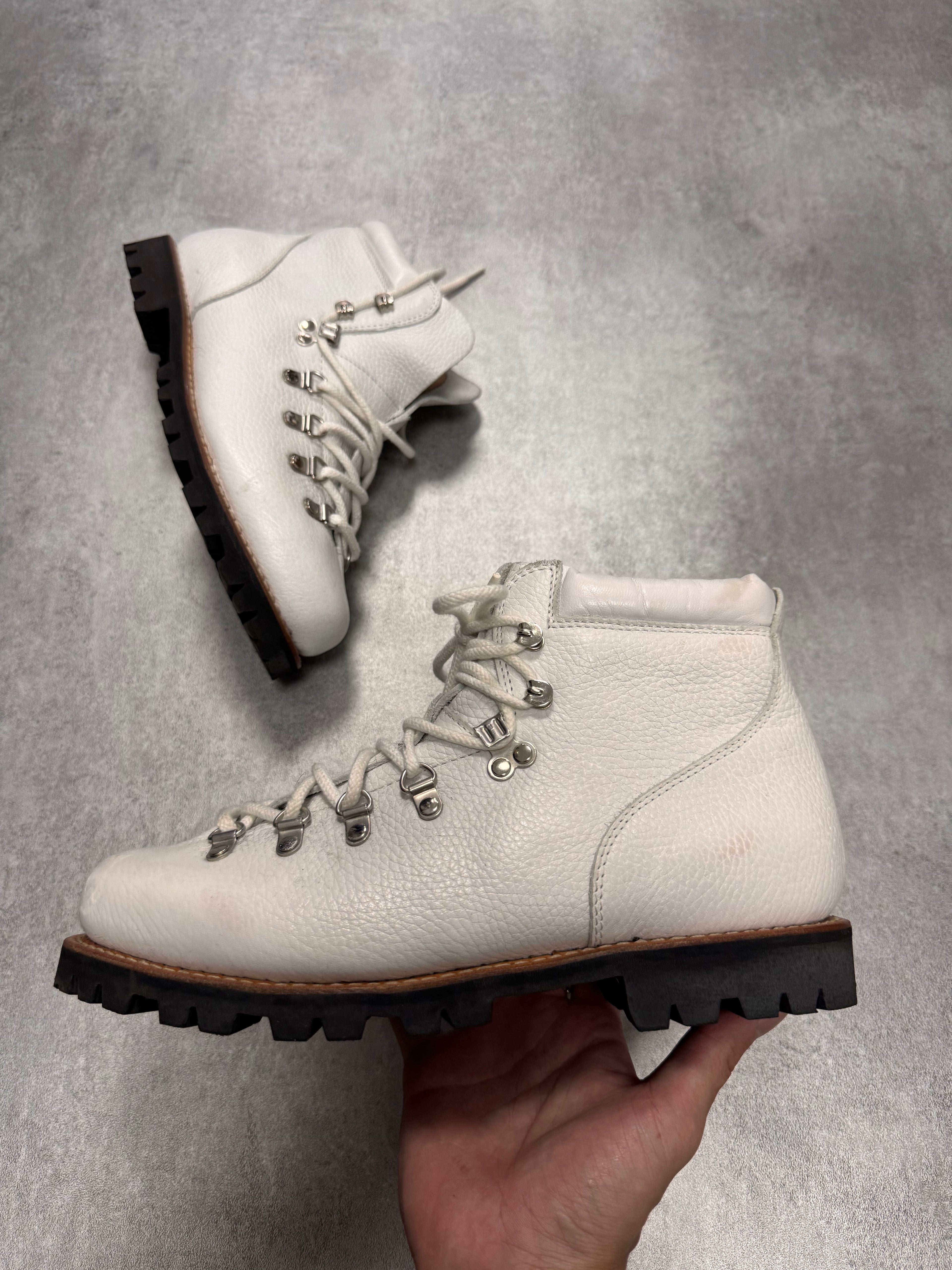 Paraboot Avoriaz Hiking White Grained Leather Boots