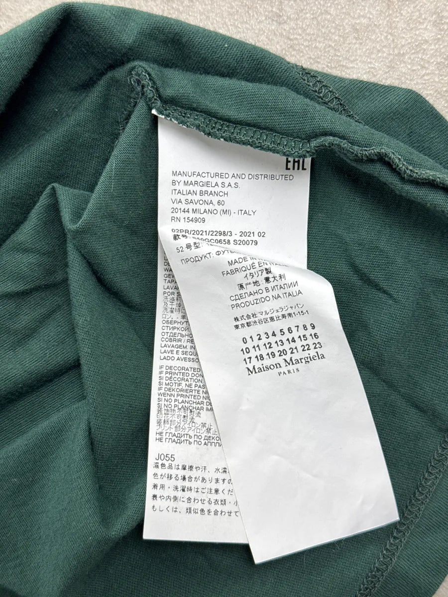 AW2021 Maison Margiela Green Minimalist Front Tab T-Shirt ETQjvcdM 10