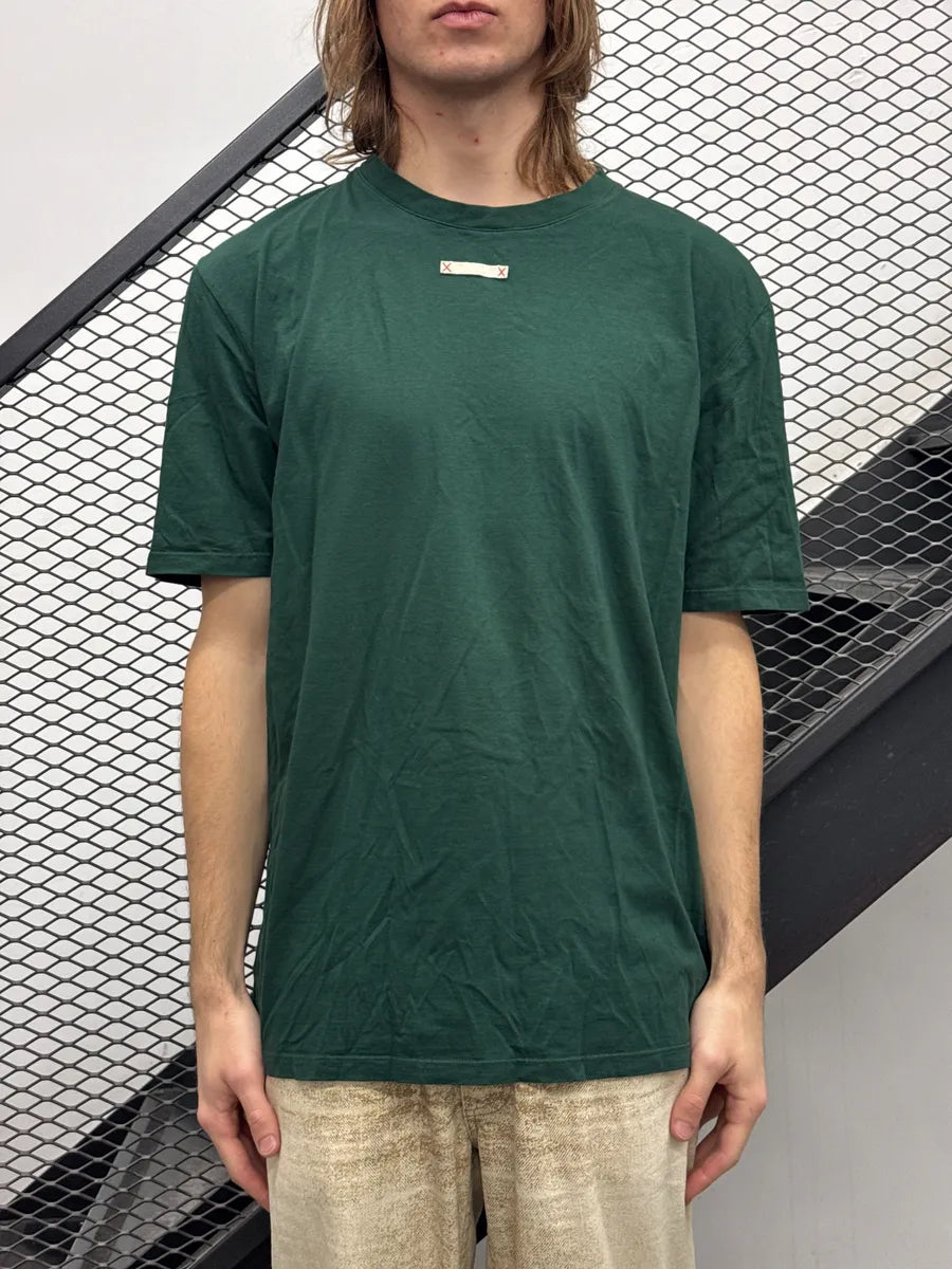 AW2021 Maison Margiela Green Minimalist Front Tab T-Shirt ETQjvcdM 2