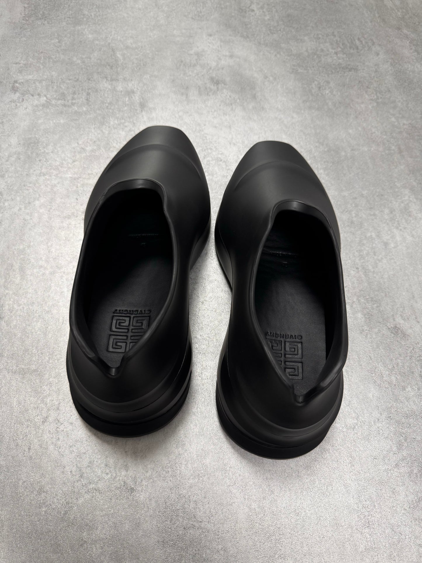 Givenchy Black Mallow Rubber Sneakers (42eu/us8,5)