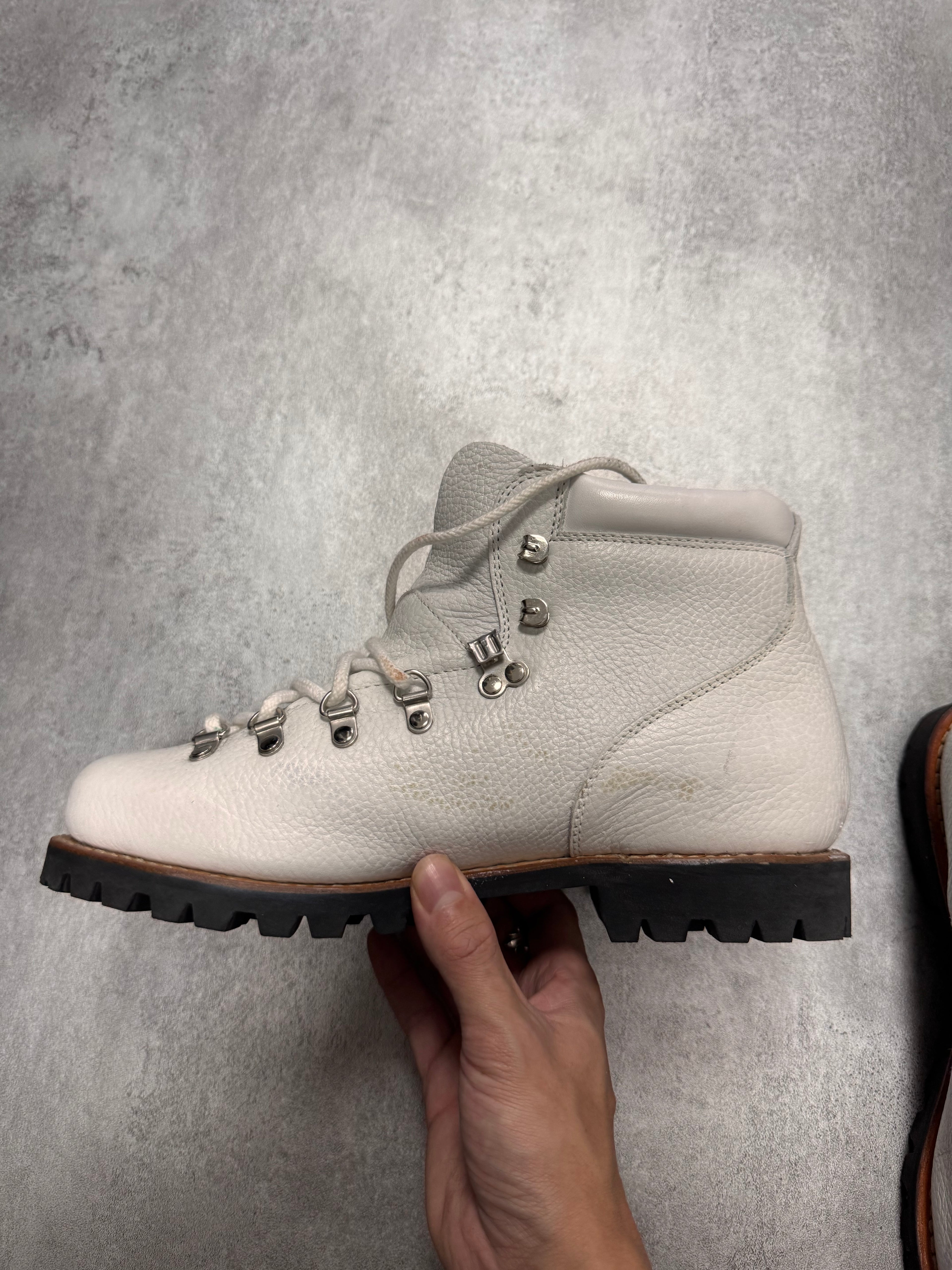 Paraboot Avoriaz Hiking White Grained Leather Boots