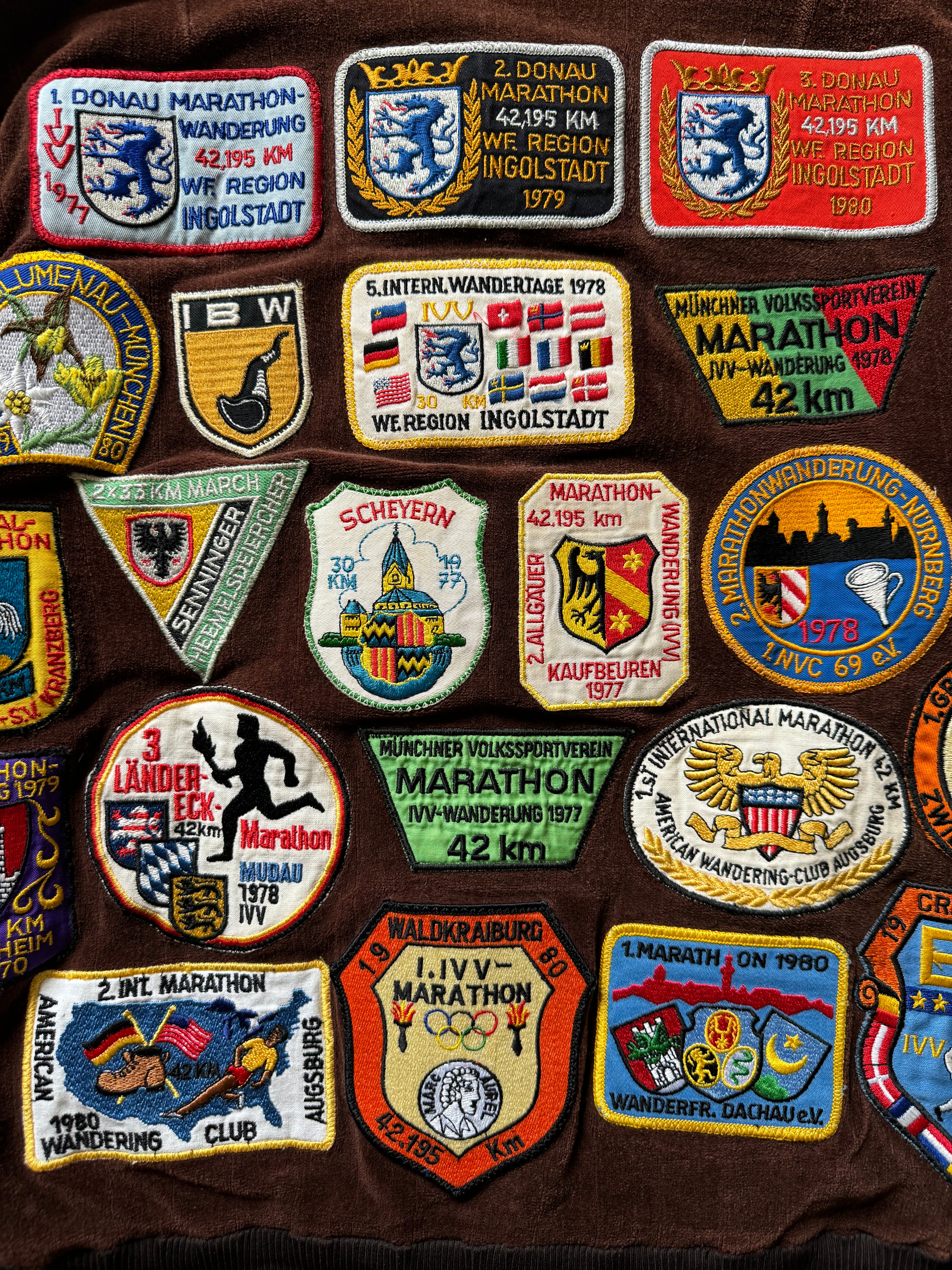 1990s Traditional German Patchwork Brown Local Sweatshirt (S) - 7