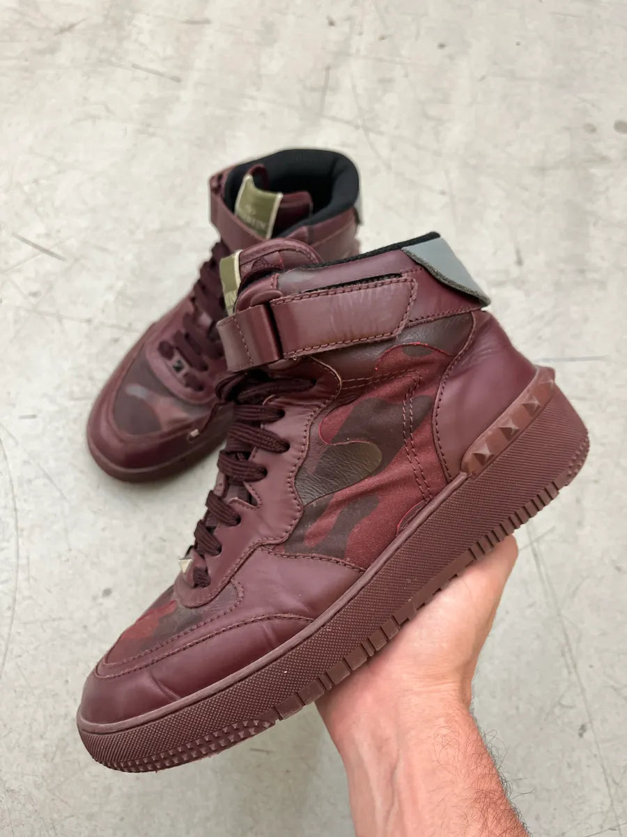 Valentino Camo Rockstud Burgundy High Leather Sneakers FPVYkCum 0