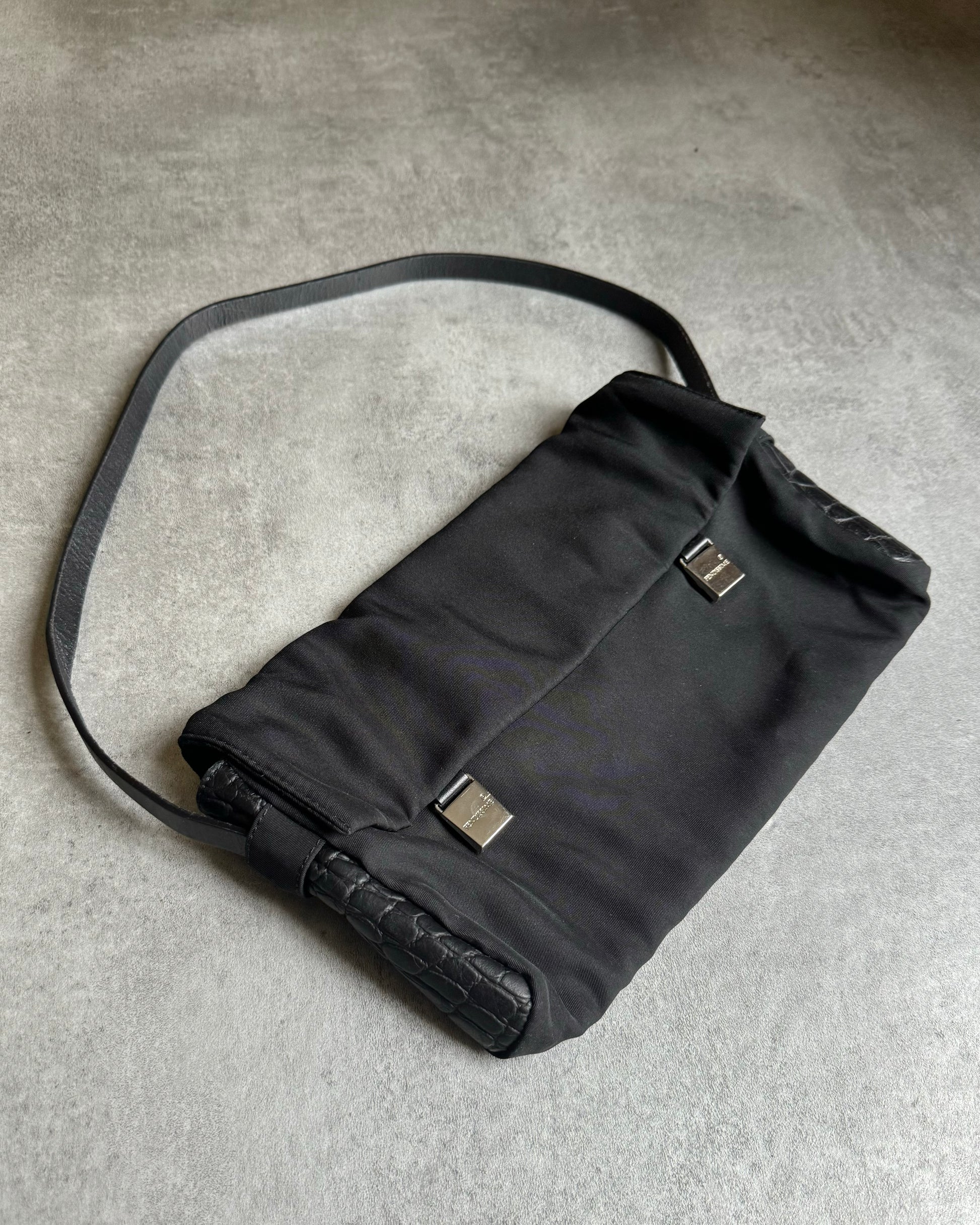 2000s Fendi Black Modern Shoulder Bag (OS) - 8