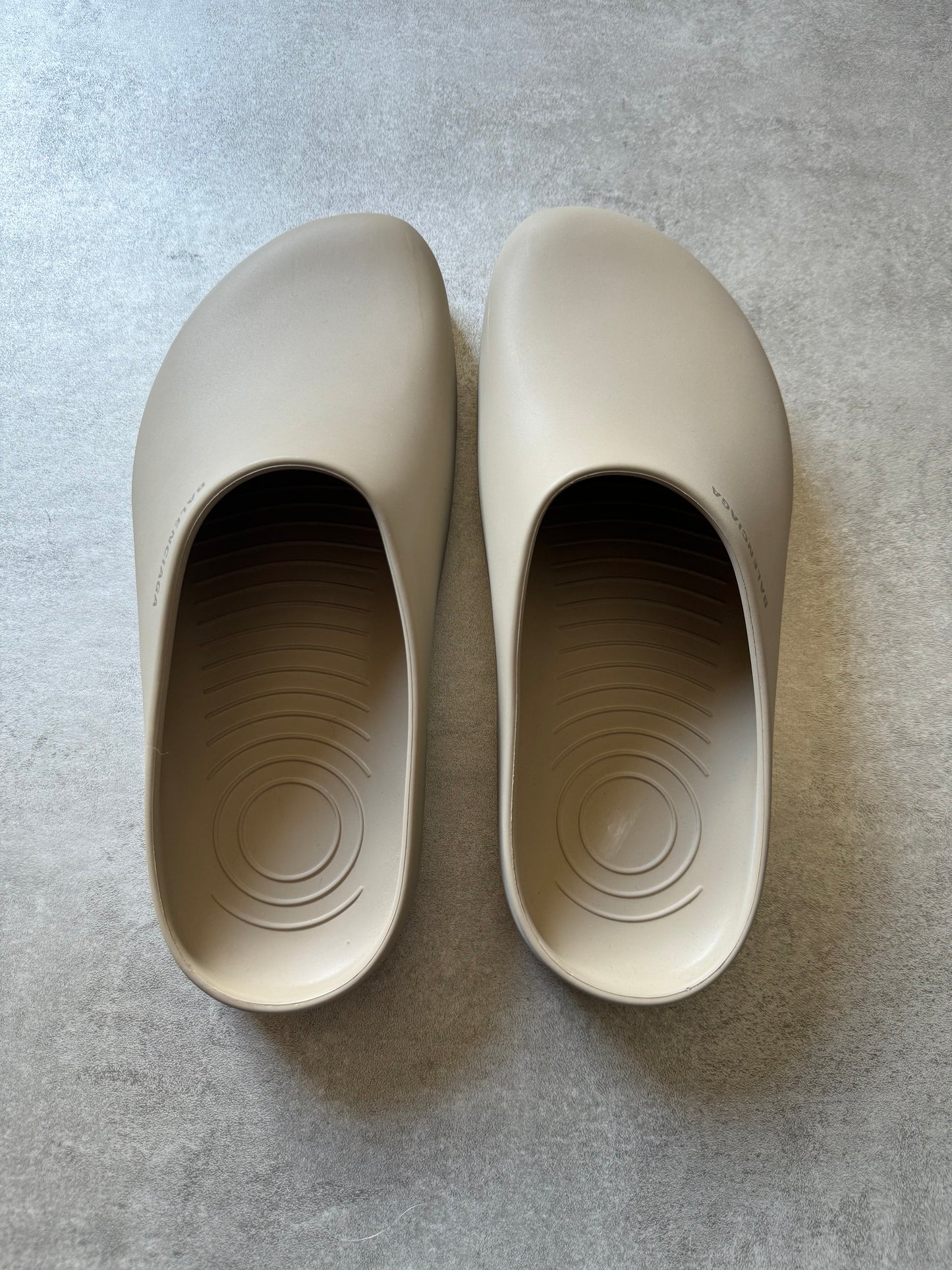 Balenciaga Pool Closed Slide Beige (45) - 3