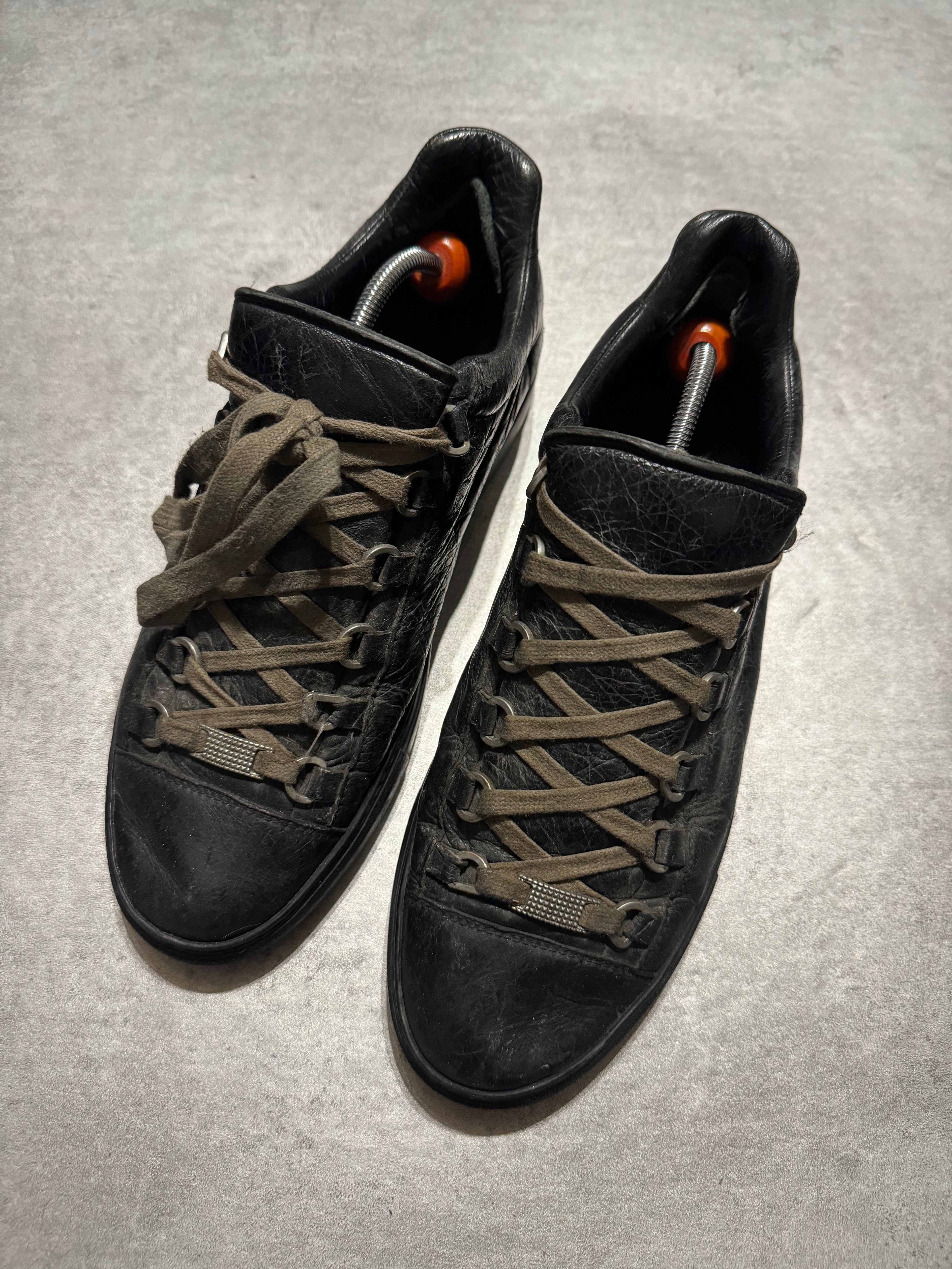 Balenciaga Arena Black Cracked Low Leather Sneakers (41) - 6