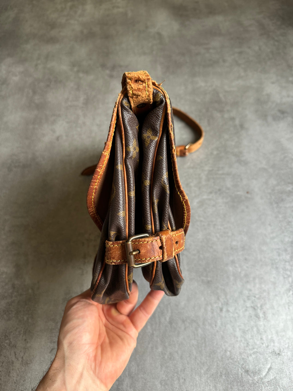 1980 Louis Vuitton Saumur 30 Shoulder Bag  (OS) - 7