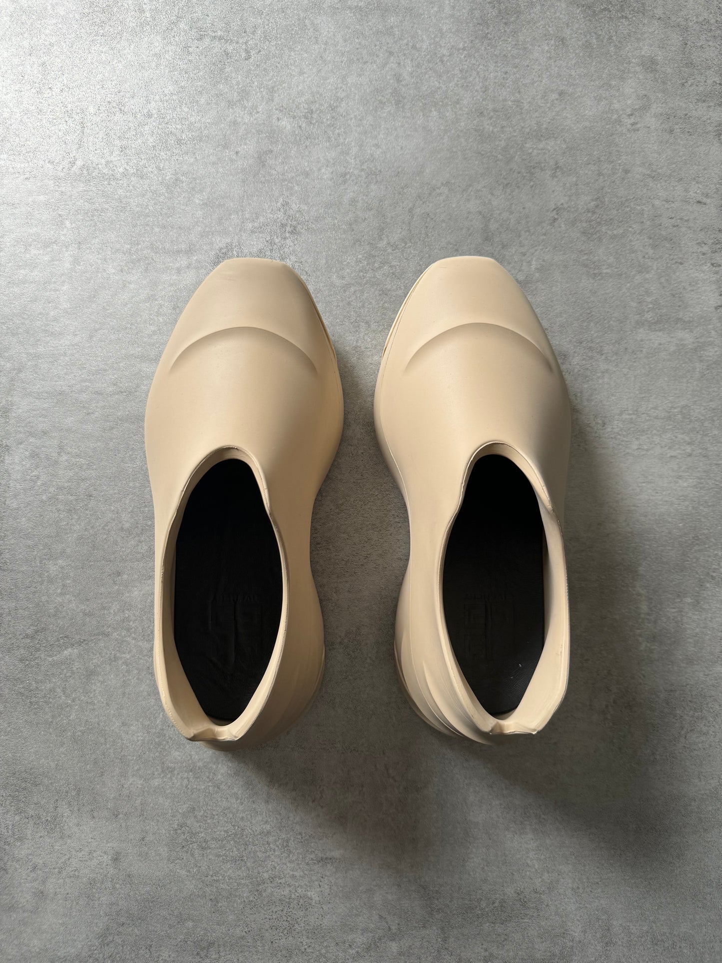 Givenchy Monumental Mallow Beige Shoes (41) - 3
