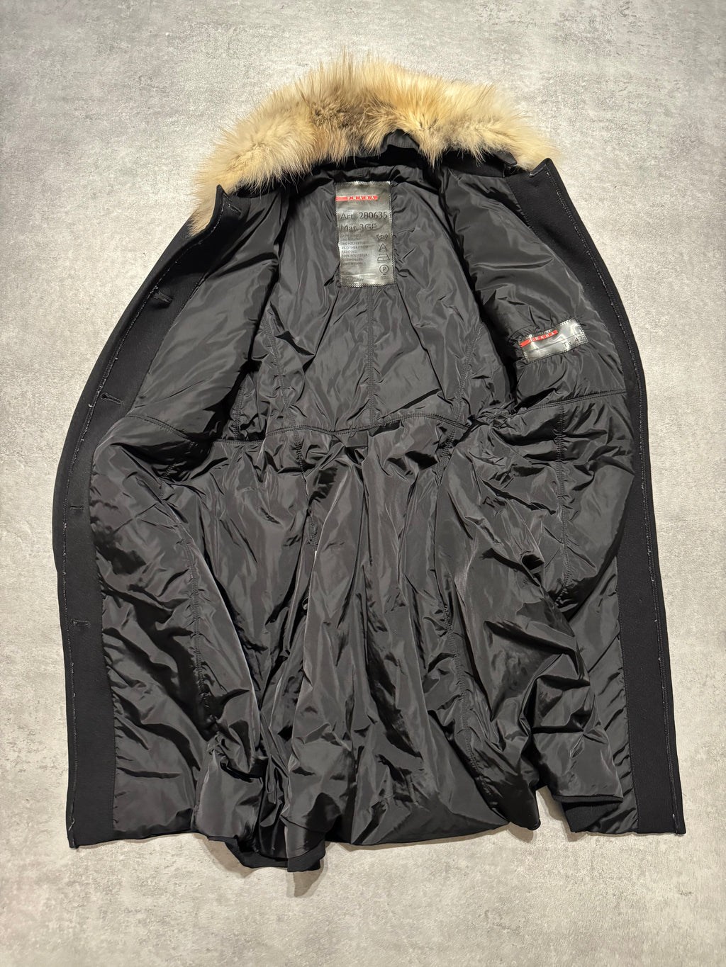 2000s Prada Cozy Elegant Fur Collar Jacket   (XS) - 3