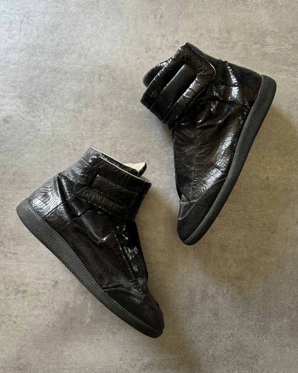 Maison Margiela Future Cracked Relief Black (44eu/us10) – Dolce