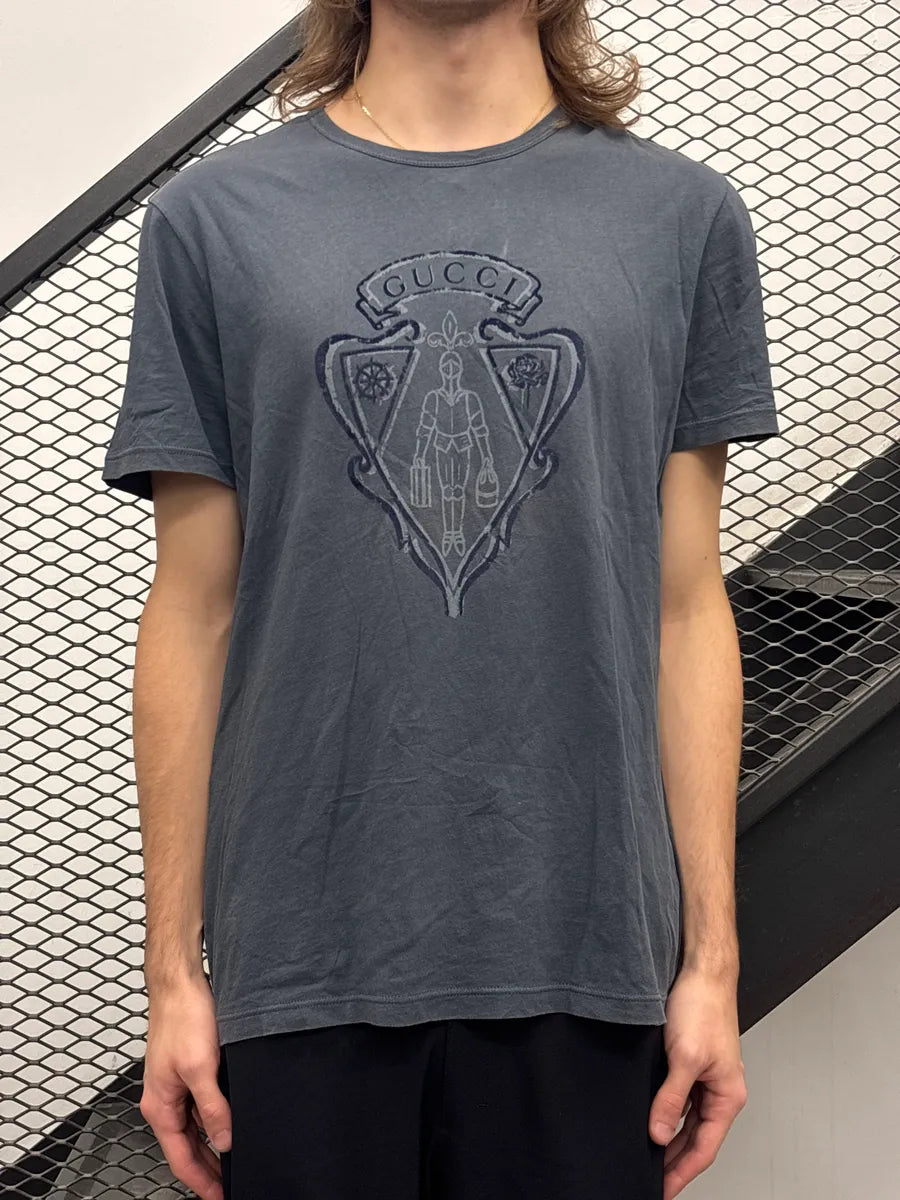 2010s Gucci Slate Blue Crest Graphic Two-Tone T-Shirt HRFaqVkm 1