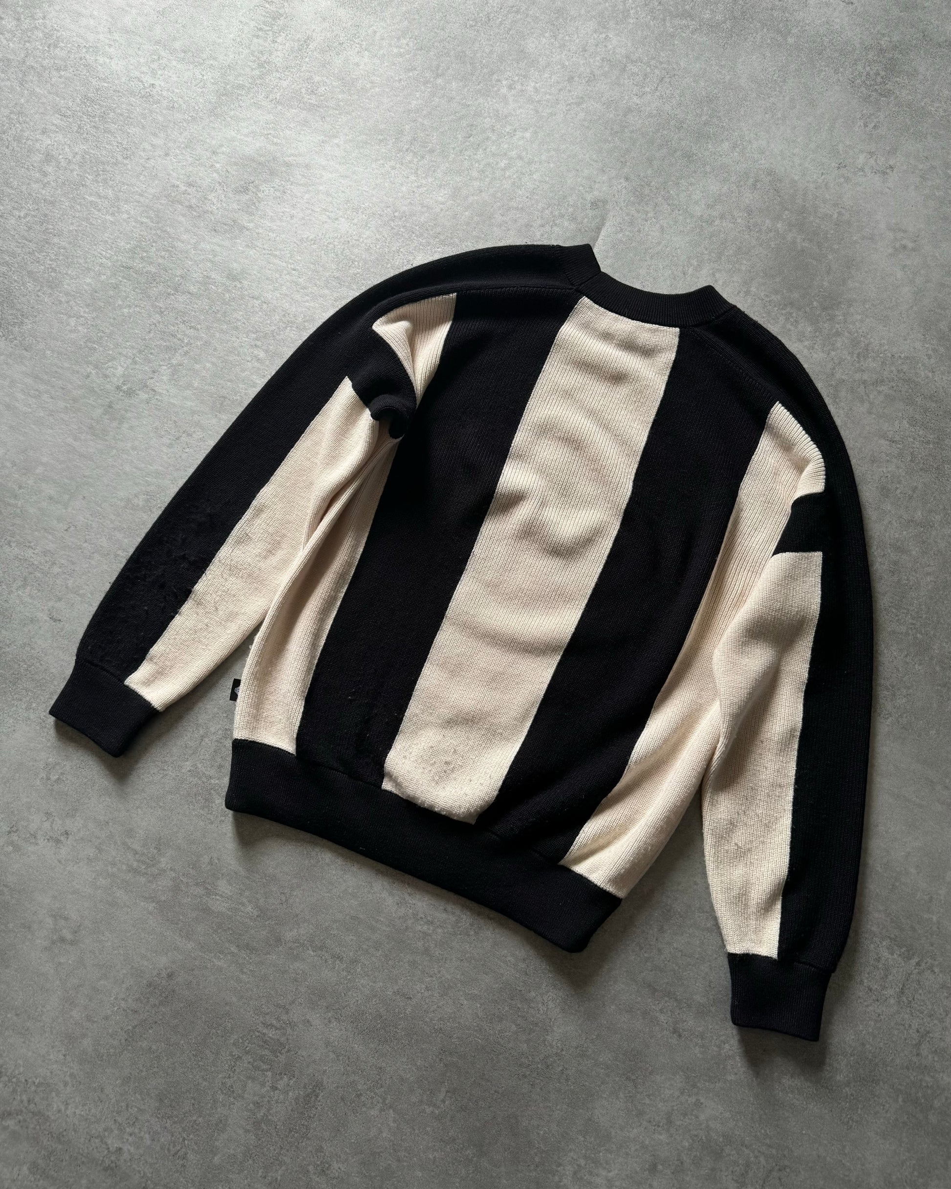 2010s Emporio Armani Relaxed Cozy Sweater (M) - 3