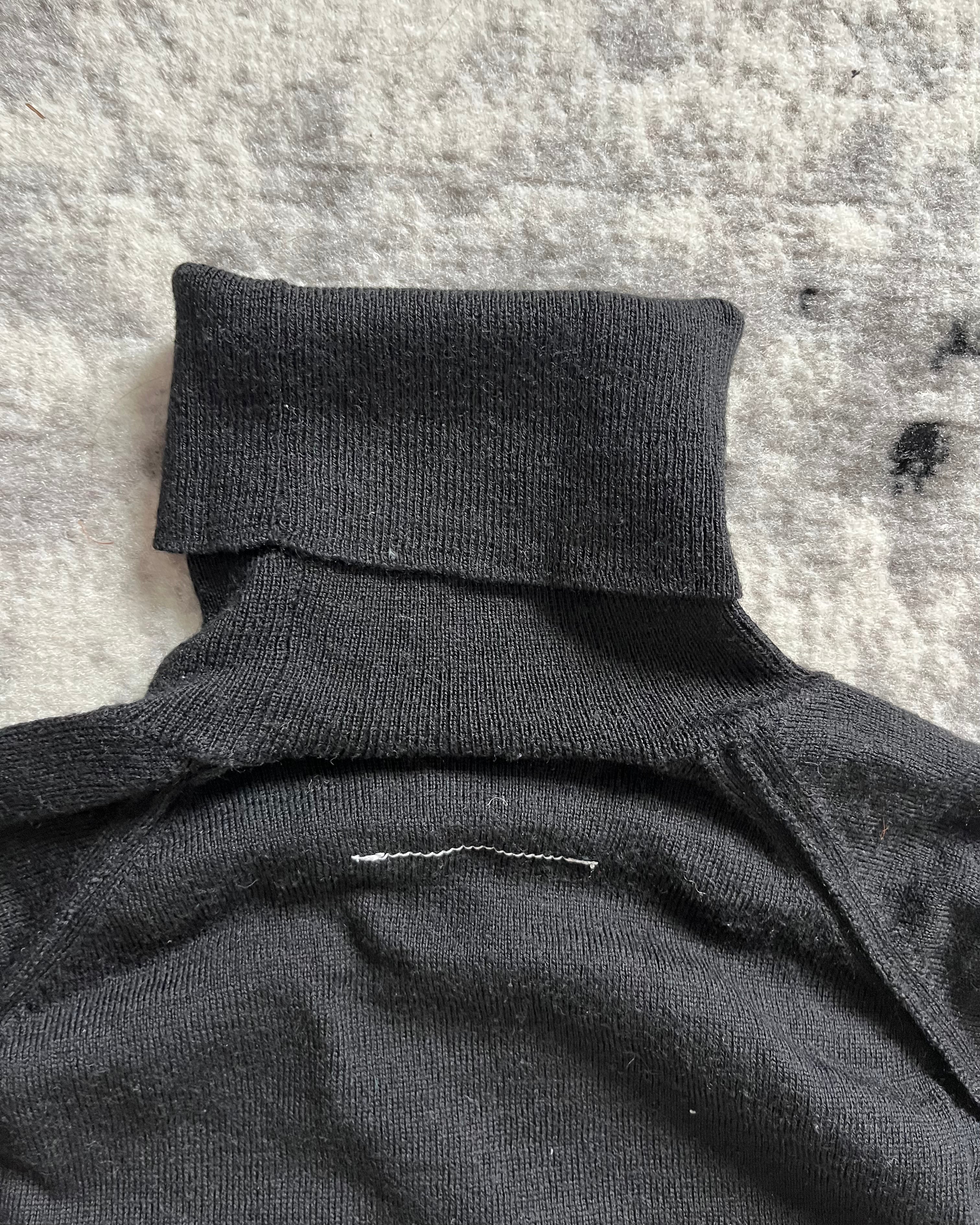 AW20 Maison Margiela MM6 Minimalist Turtleneck (XS)