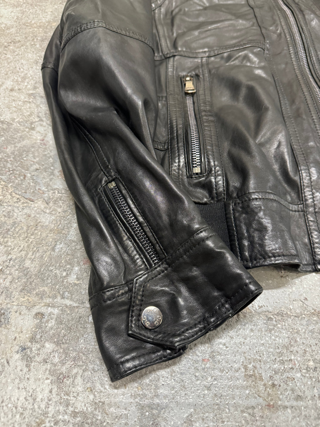 AW2005 dolce gabbana black leather jacket (L)