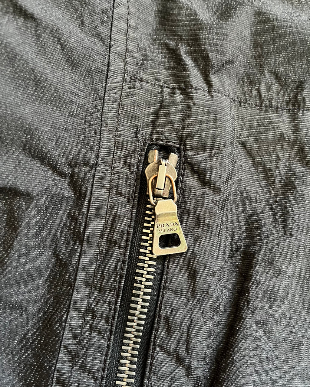 00s プラダ バイカー ナイロン シャドウ ブラック メタル ジャケット (M/L)