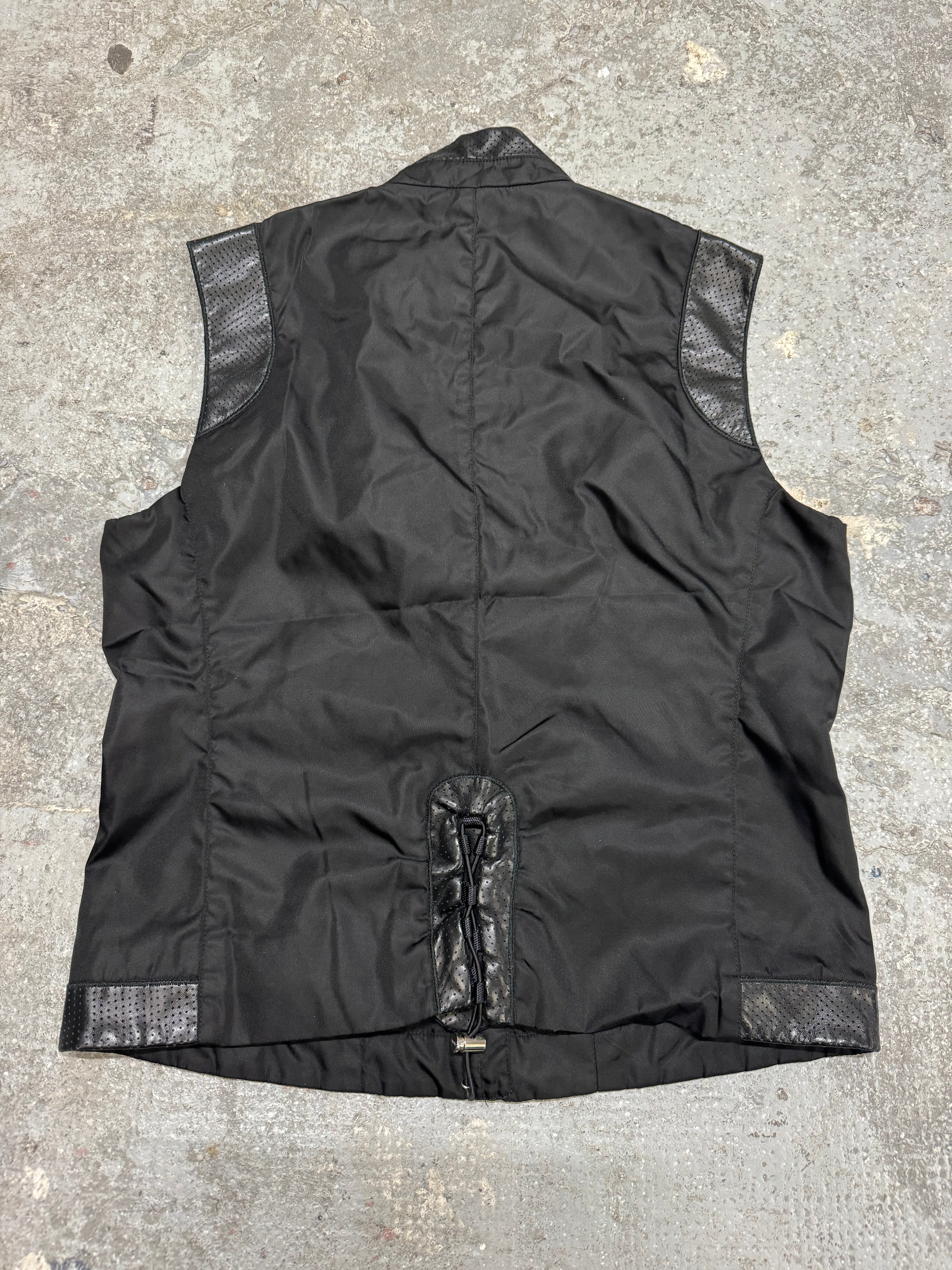トップス 00s PRADA nylon leather vest y2k 00s PRADA nylon leather vest y2k - メルカリ