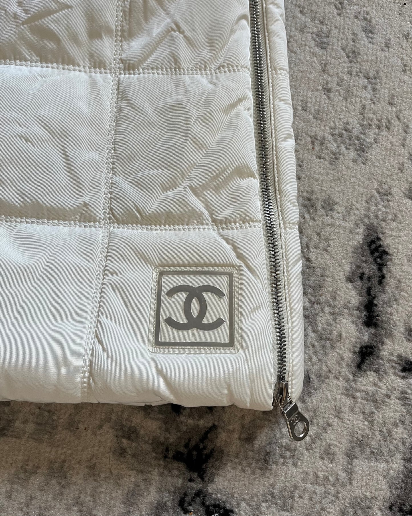 AW00 Chanel Ski Puffer White Skirt (XS/S)