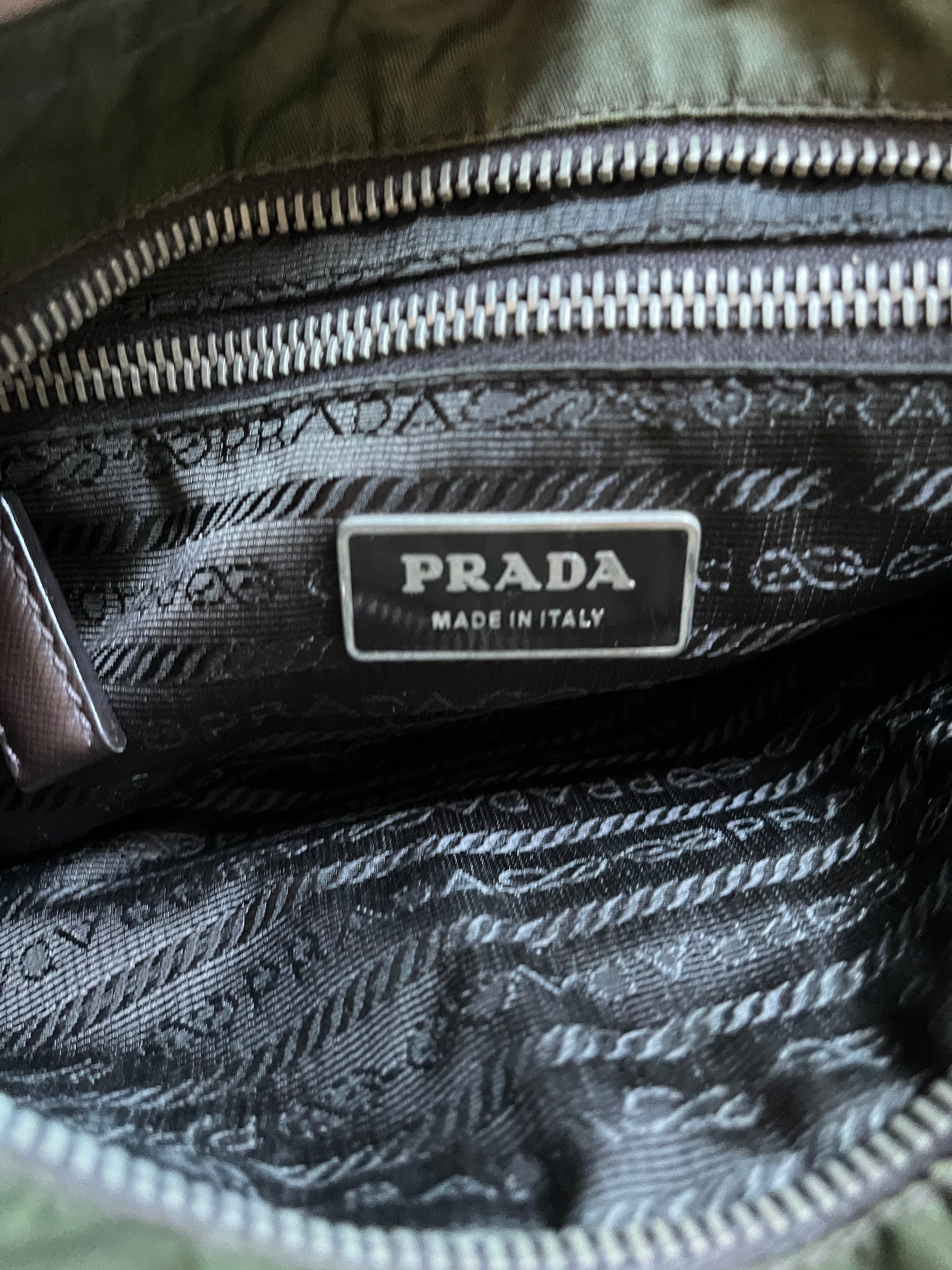 プラダ オリーブ ショルダーバッグ