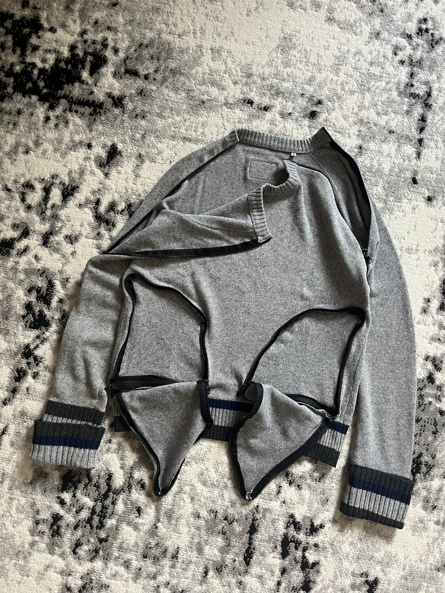 Dolce & Gabbana Cargo Grey Zip-Adorned Sweater (S/M)