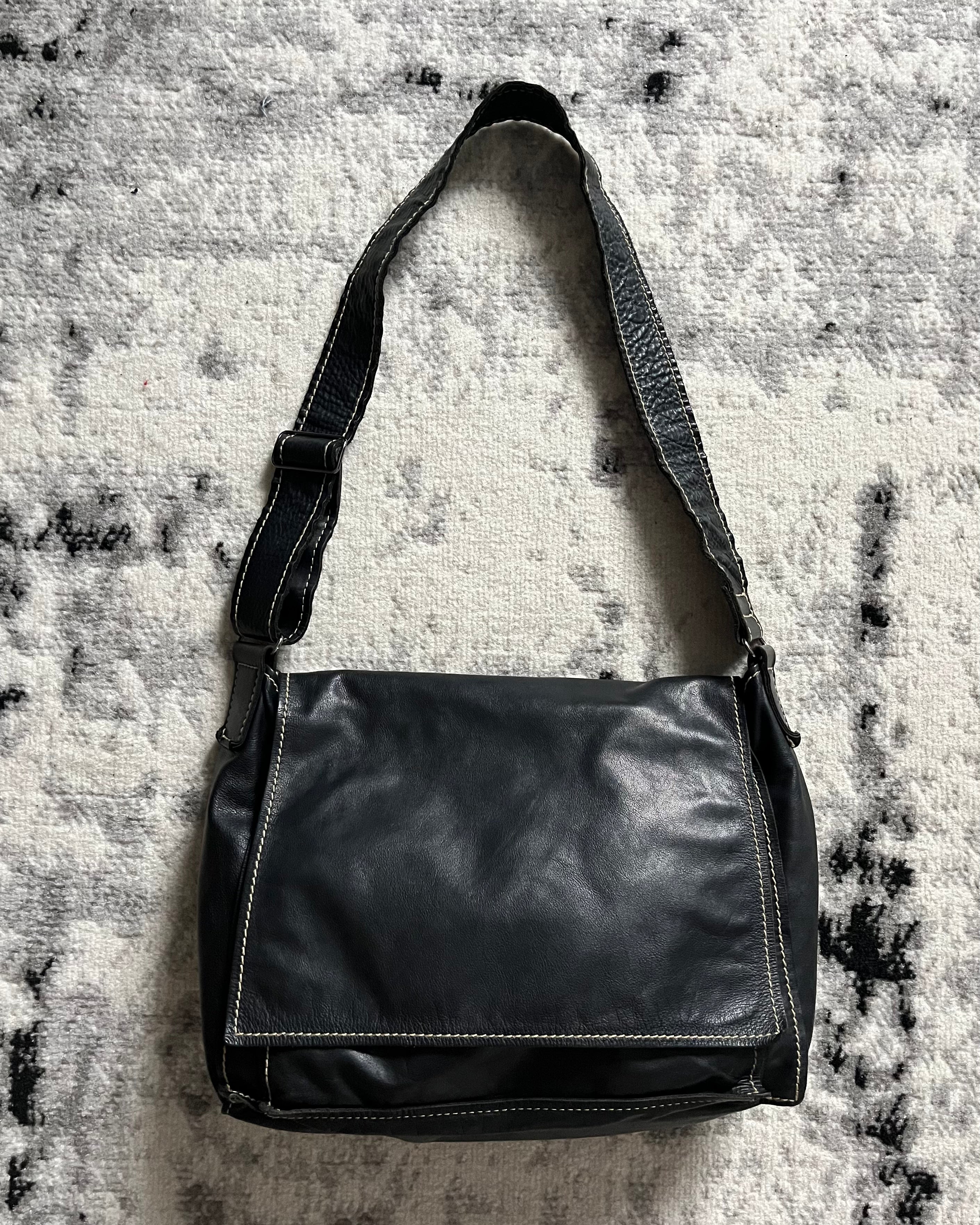 ミュウミュウ レザー ショルダーバッグ