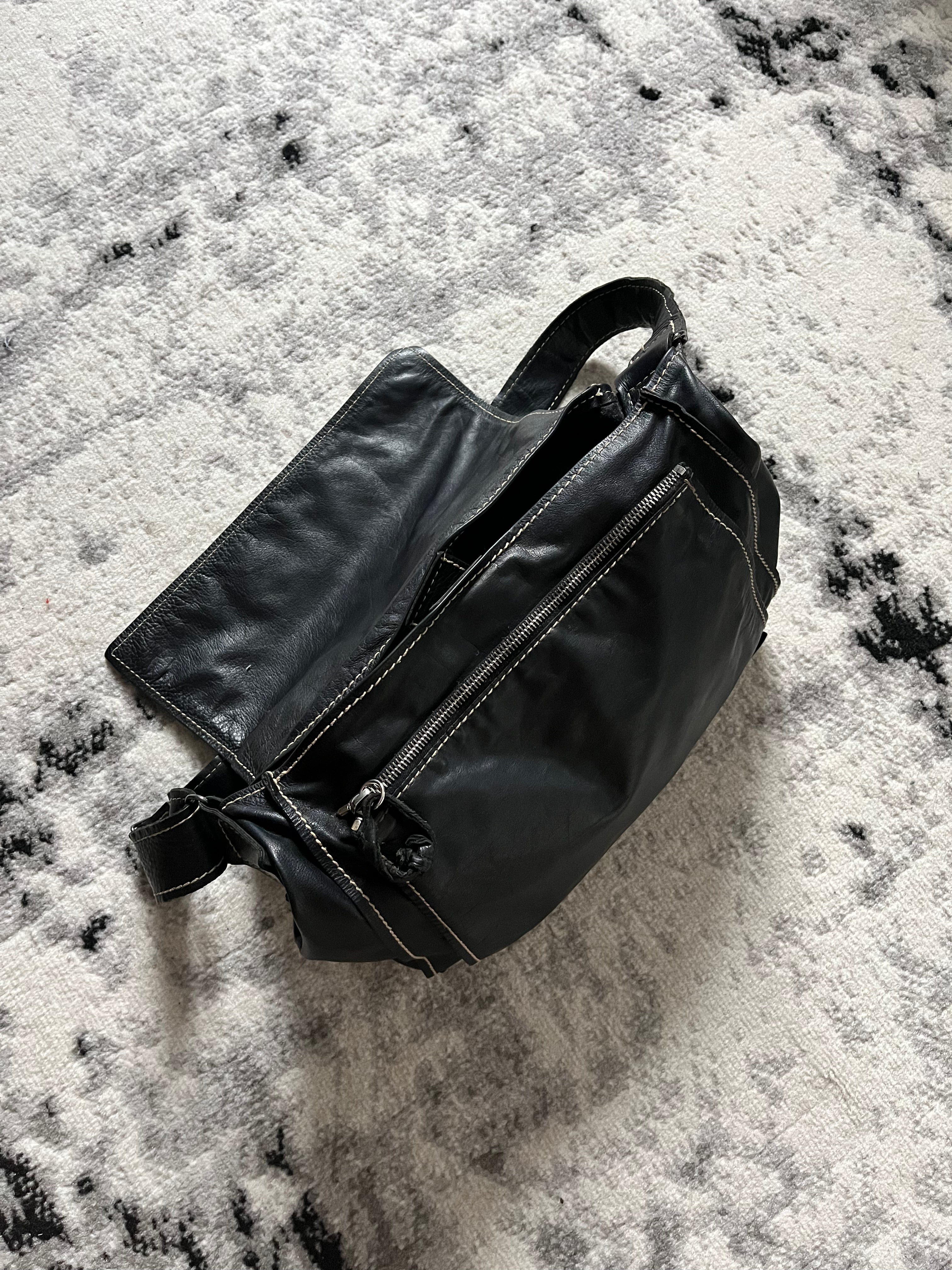 ミュウミュウ レザー ショルダーバッグ