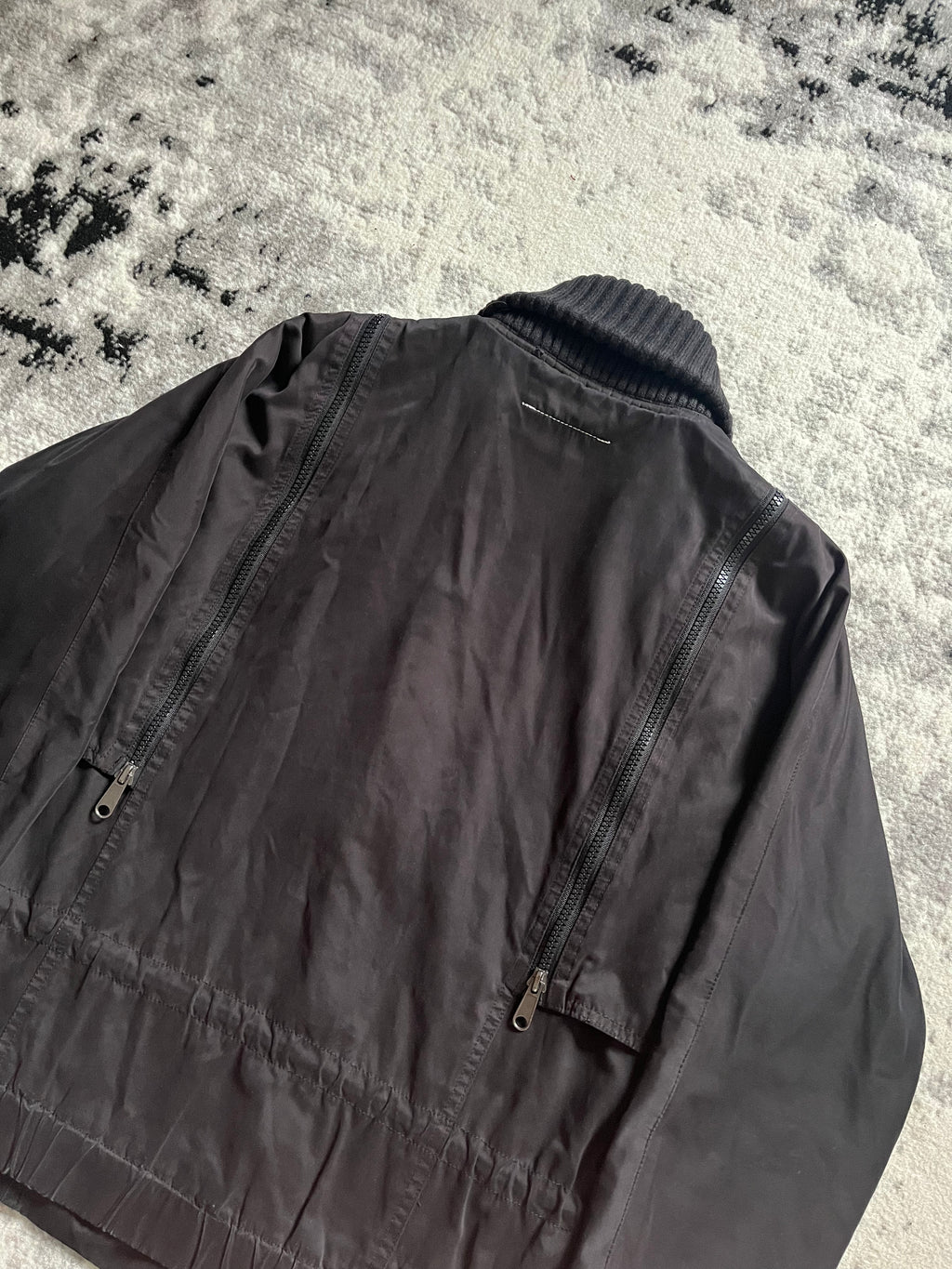 Maison Margiela 实用拉链浅色深色夹克 (S)