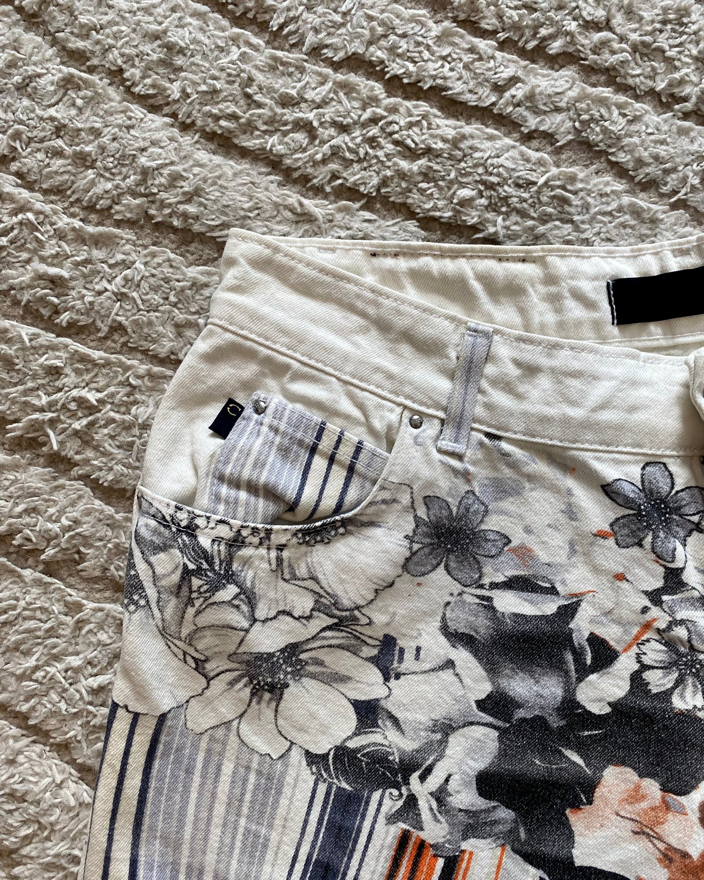 00’s Just Cavalli White Striped&Floral Jeans (S/XS)