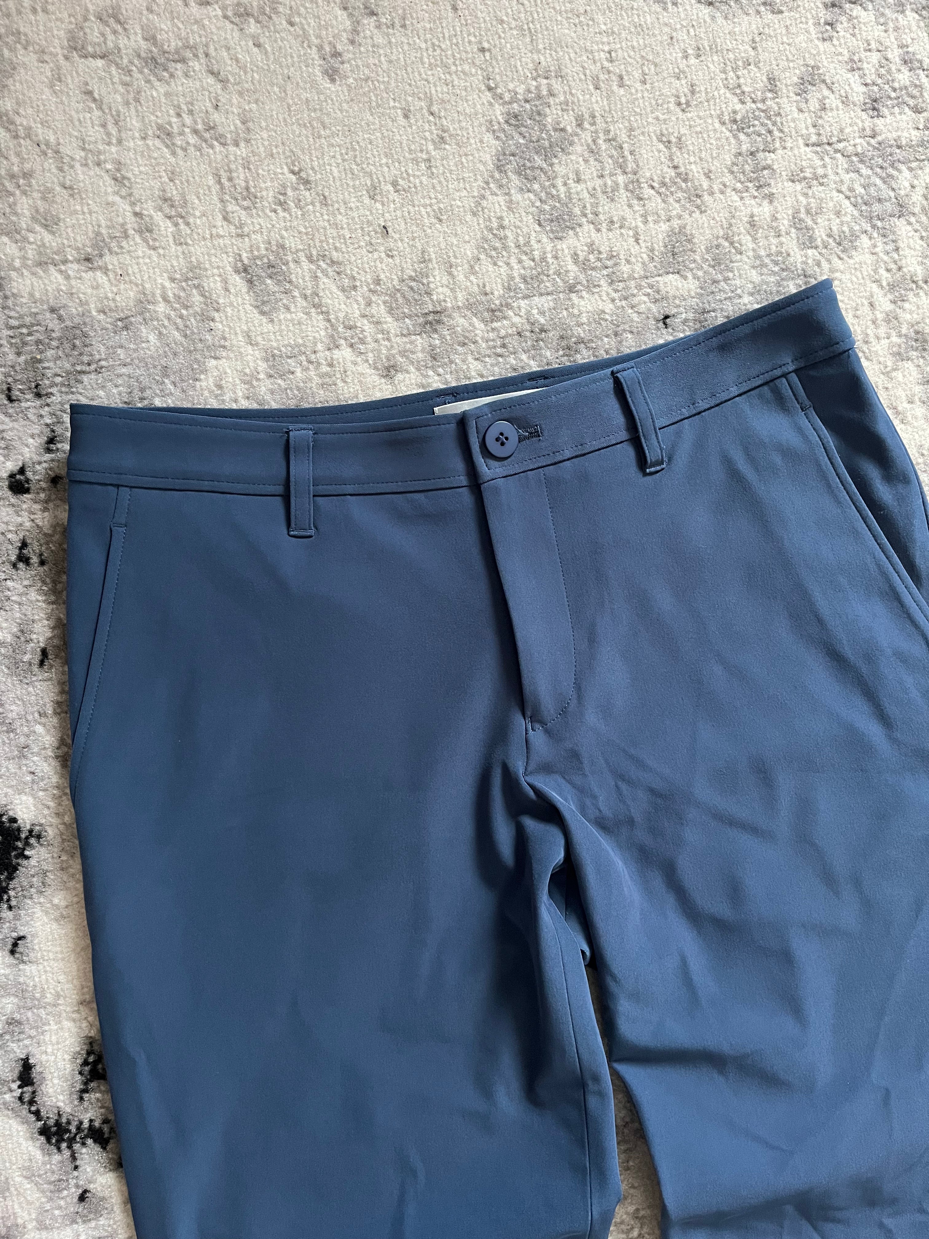 イッセイミヤケ ライトテクニカルアズールパンツ(XS)