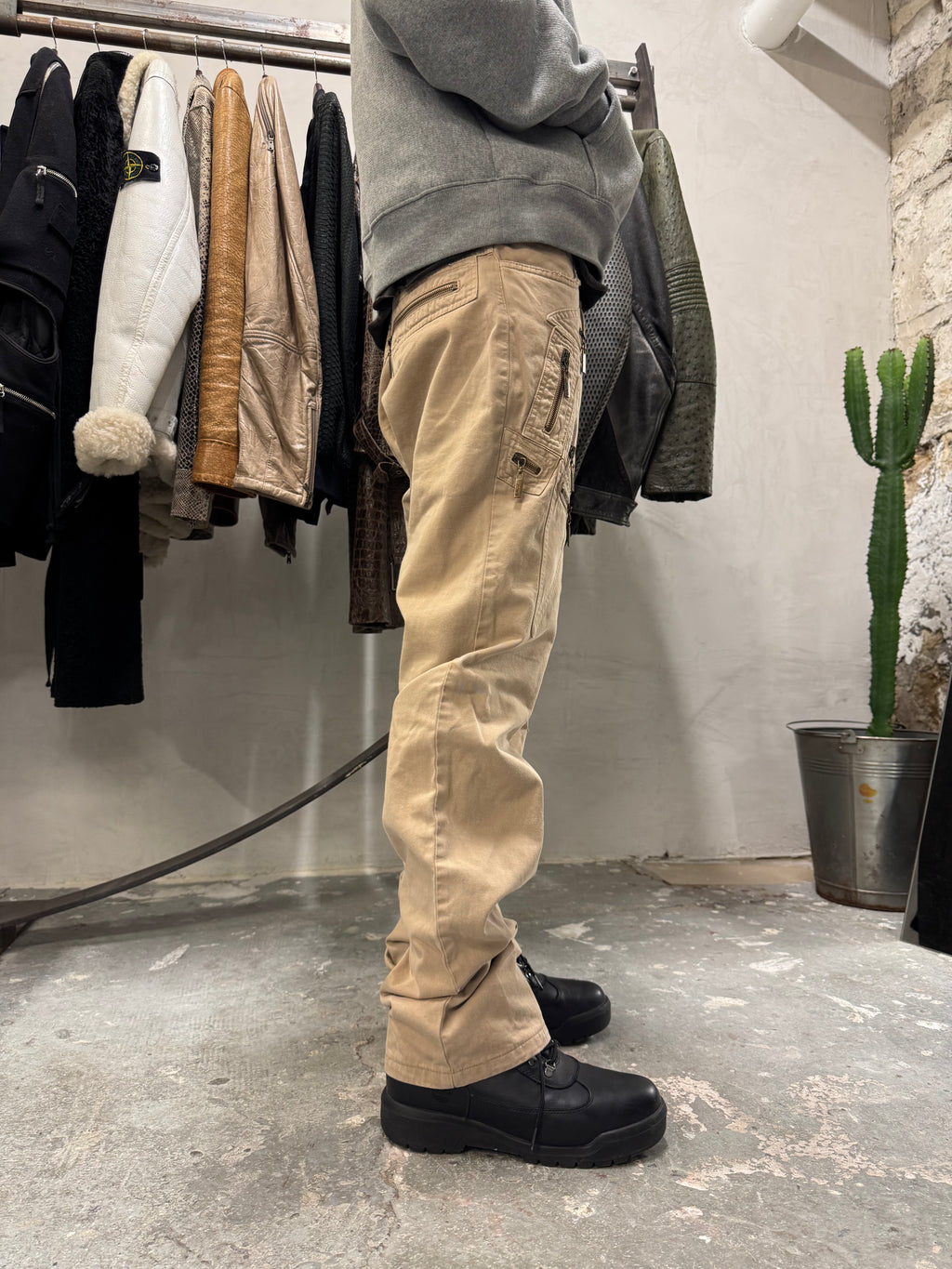 AW2004 Cavalli Geometrical Triangle Zipped Pockets Beige Pants