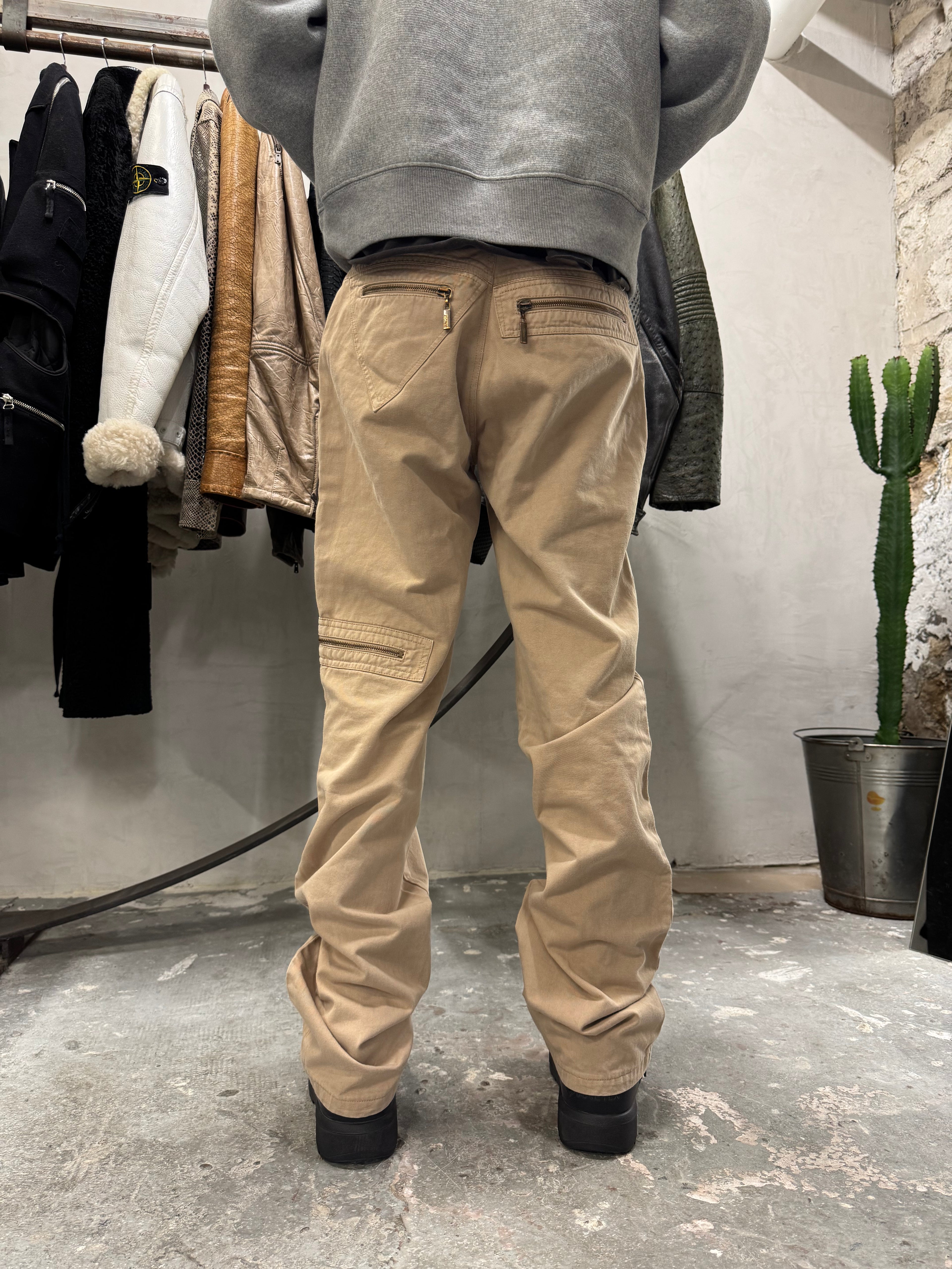 AW2004 Cavalli Geometrical Triangle Zipped Pockets Beige Pants