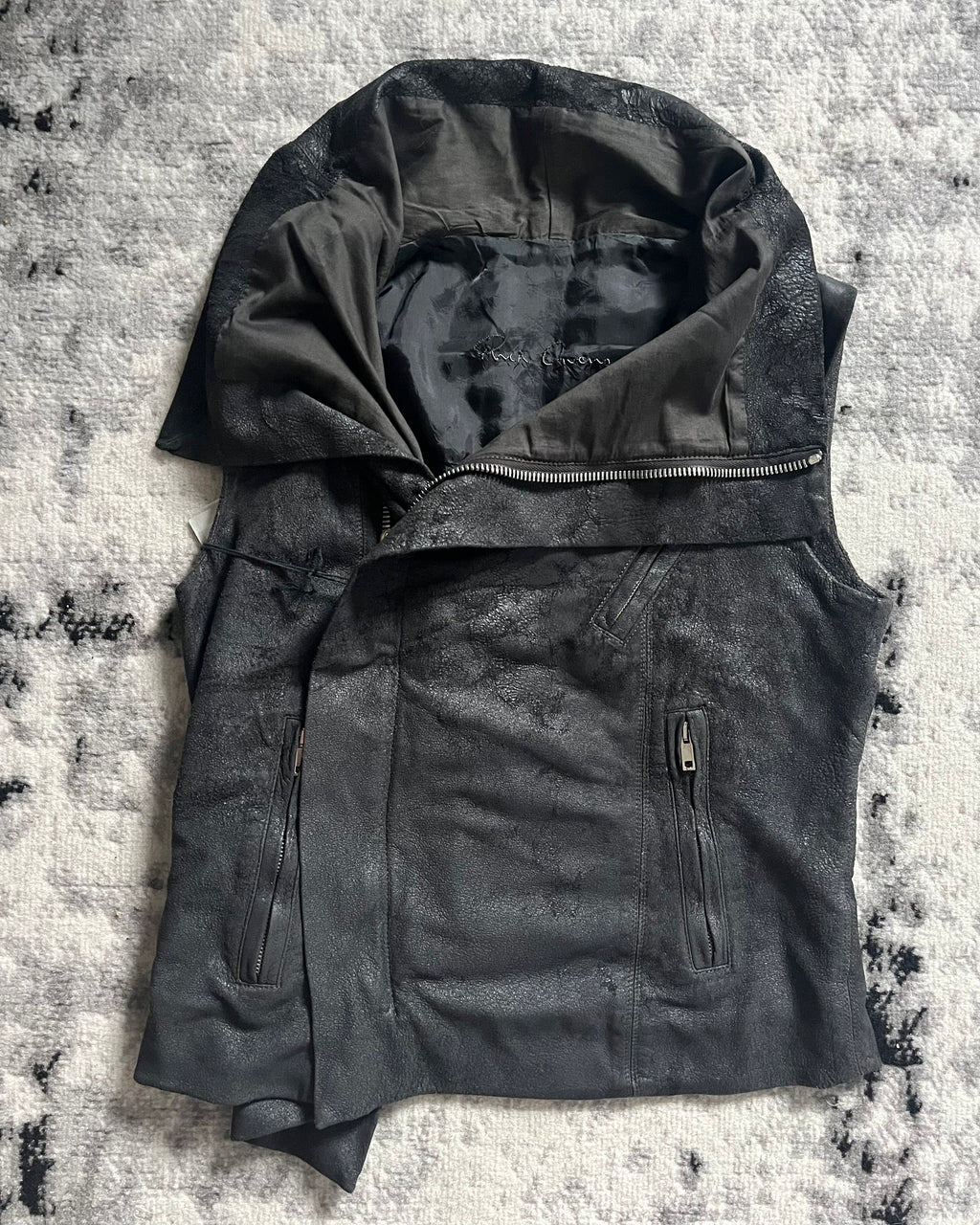 2022FW リック・オウエンス ブリュット レザー アーカイブ ノースリーブ ジャケット (XS)